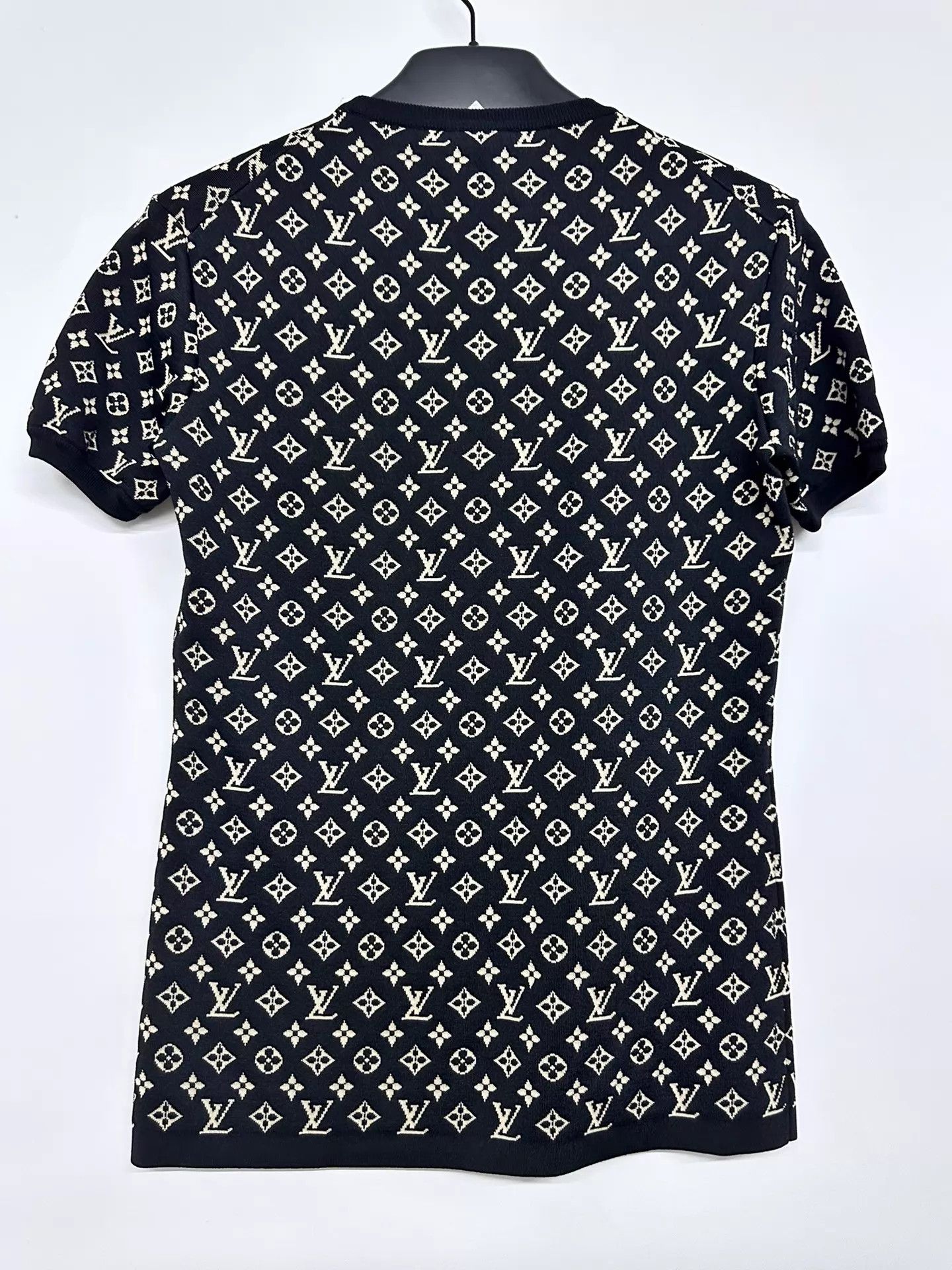 Louis Vuitton LV All-Over Print Top M 41/88/64 Size M / US 6-8 / IT 42-44 - 2 Thumbnail