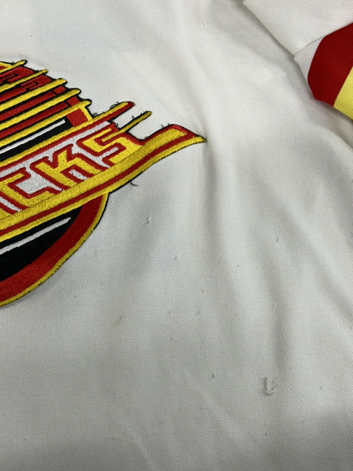 Ccm Vintage 90s CCM Vancouver Canucks Hockey Jersey #19 READ Size US L / EU 52-54 / 3 - 11 Thumbnail