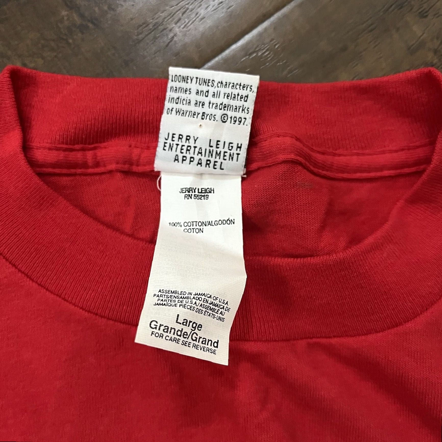 Vintage VINTAGE Tweety Bird Cowboy T-Shirt Large Red Looney Tunes 1997 90s Jerry Leigh Size US L / EU 52-54 / 3 - 4 Thumbnail