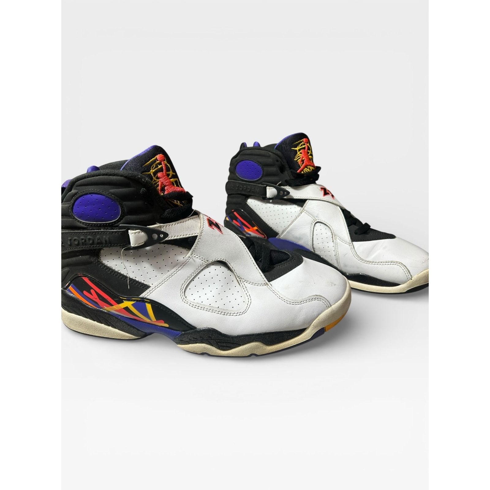 Jordan Brand Air Jordan 8 Retro Three Peat White Purple Sz 10 305381-142 Size US 10 / EU 43 - 3 Thumbnail