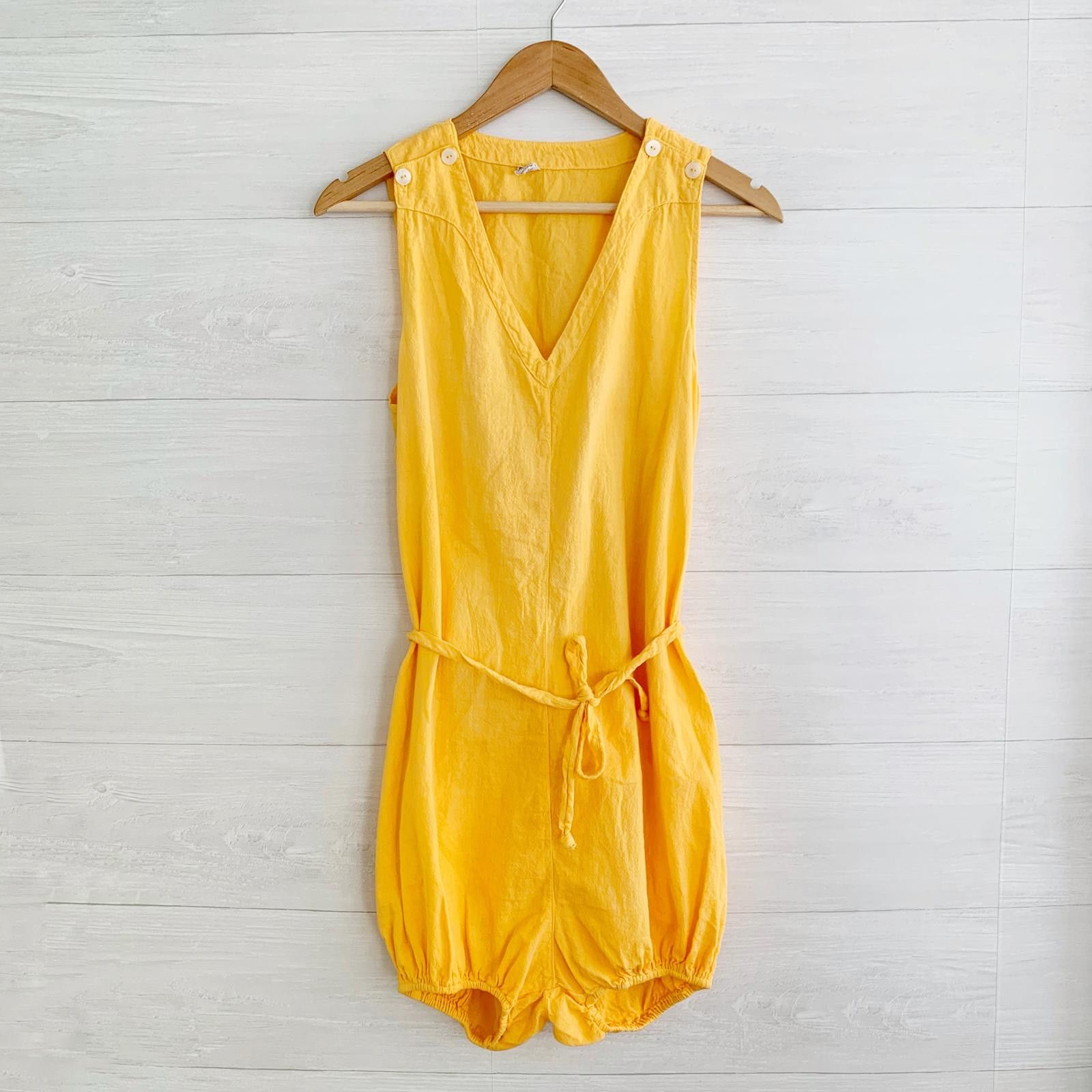 Other Vintage Apricot Orange v-neck sleeveless romper playsuit L Size 36" / US 14 / IT 50 - 1 Thumbnail