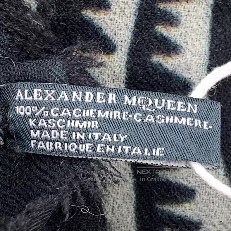 Alexander McQueen Alexander Mcqueen Black skull printed cashmere tassel scar Size ONE SIZE - 8 Thumbnail