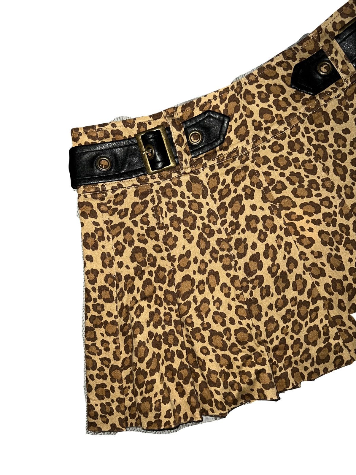 Japanese Brand Leopard pleated mini skirt 🧛🏻‍♀️🖤 Size 27" / US 4 / IT 40 - 3 Thumbnail
