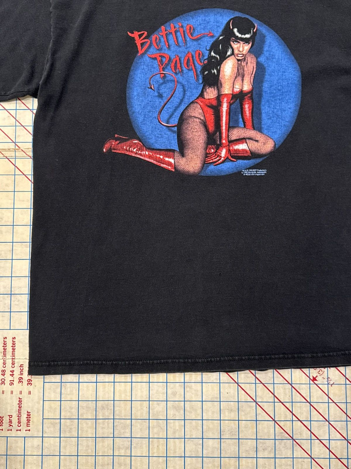 Vintage Vintage Betty Page Pin Up Tee Black Mens Size Large 1999 Size US L / EU 52-54 / 3 - 3 Thumbnail
