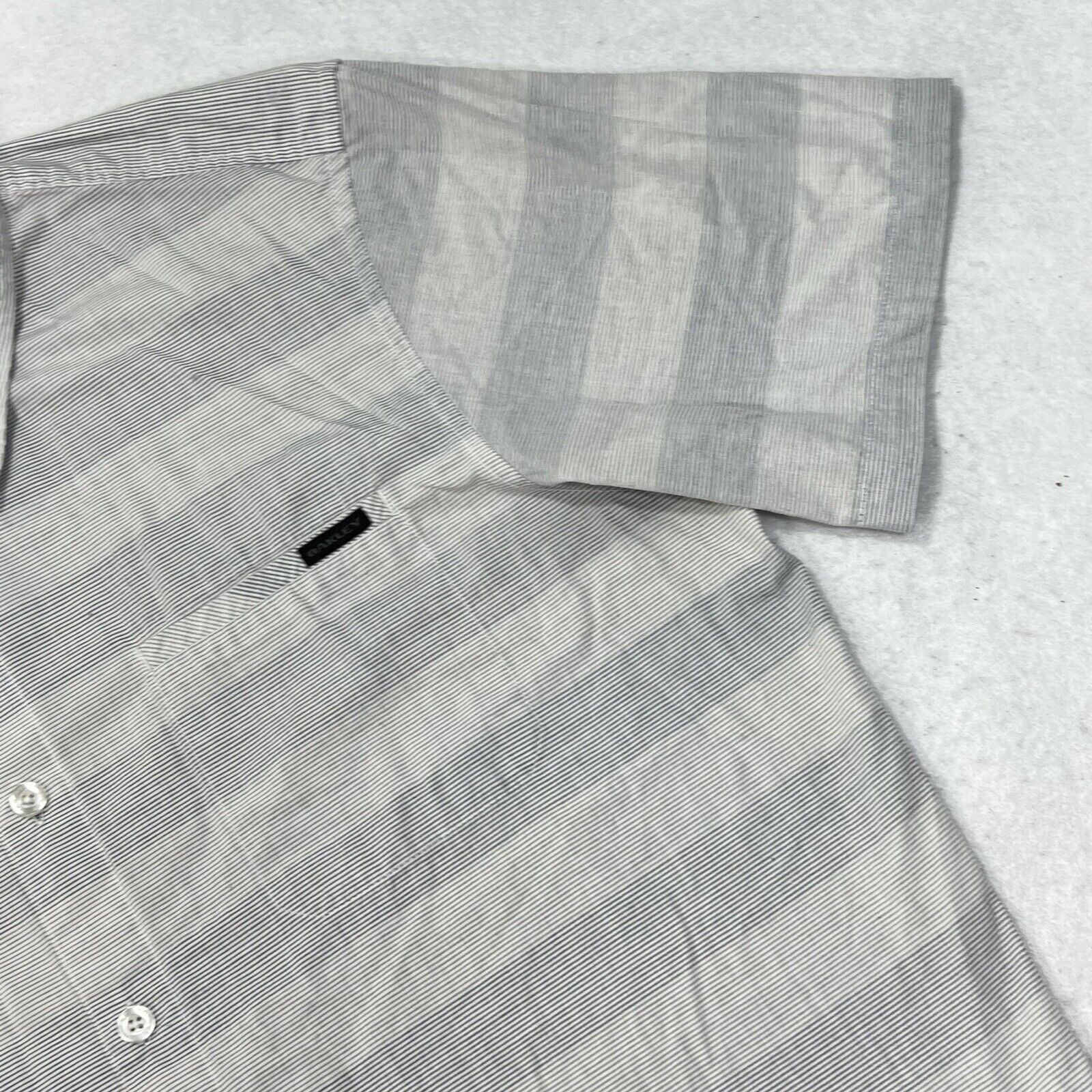 Oakley Oakley Short Sleeve Button Front Light Gray Shirt Size US M / EU 48-50 / 2 - 4 Thumbnail