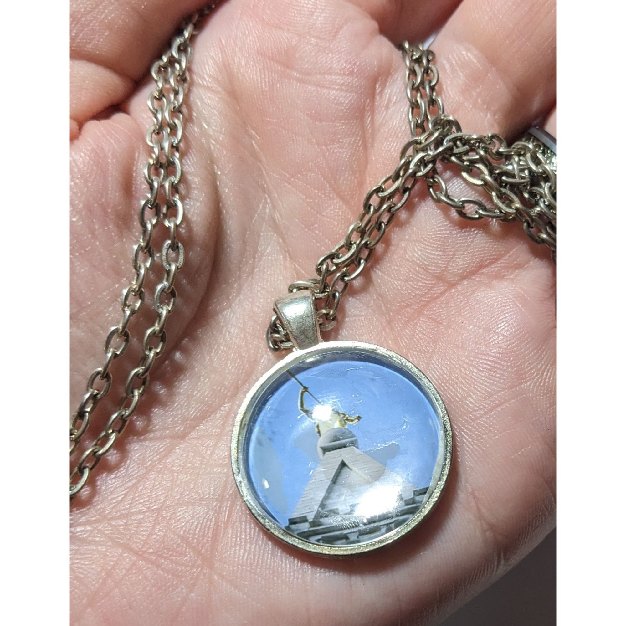 Other Blue And White Statue Photo Pendant Necklace Size ONE SIZE - 5 Thumbnail