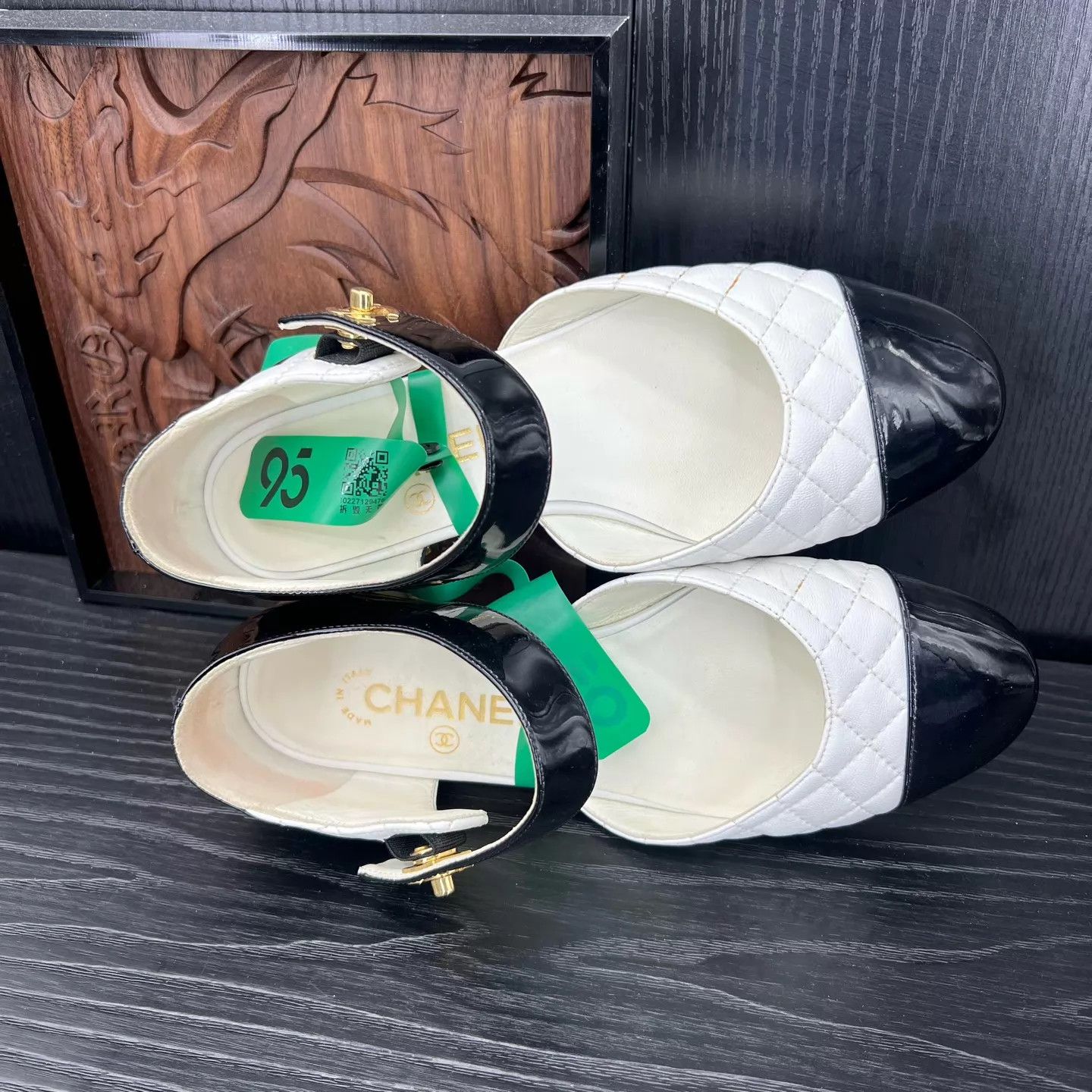 Chanel Chanel black and white ballet flats 36.5 Size US 6 / IT 36 - 6 Thumbnail