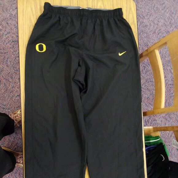 NCAA × Nike × Vintage Nike Oregon Ducks Band Team Issue Wind Pants Joggers Size US 34 / EU 50 - 2 Thumbnail