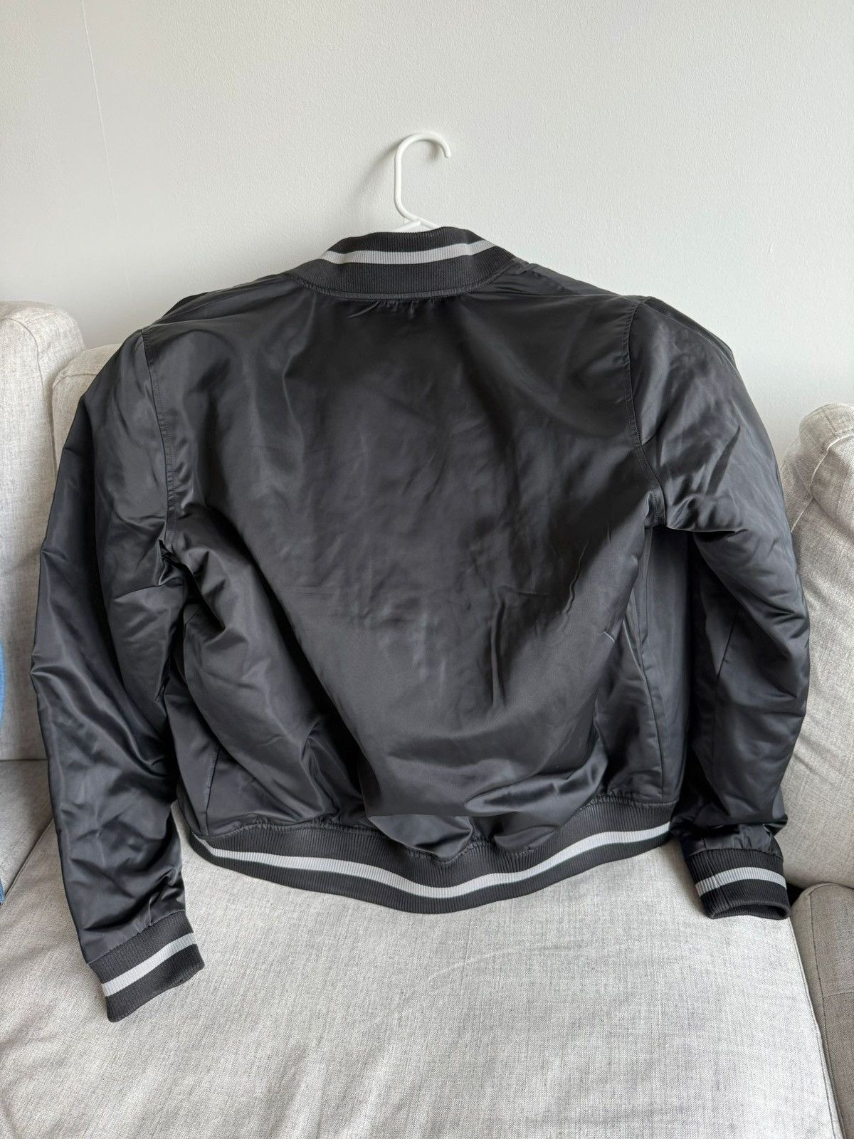 Other Official Bomber Jacket Vancouver Canucks Size US M / EU 48-50 / 2 - 2 Thumbnail