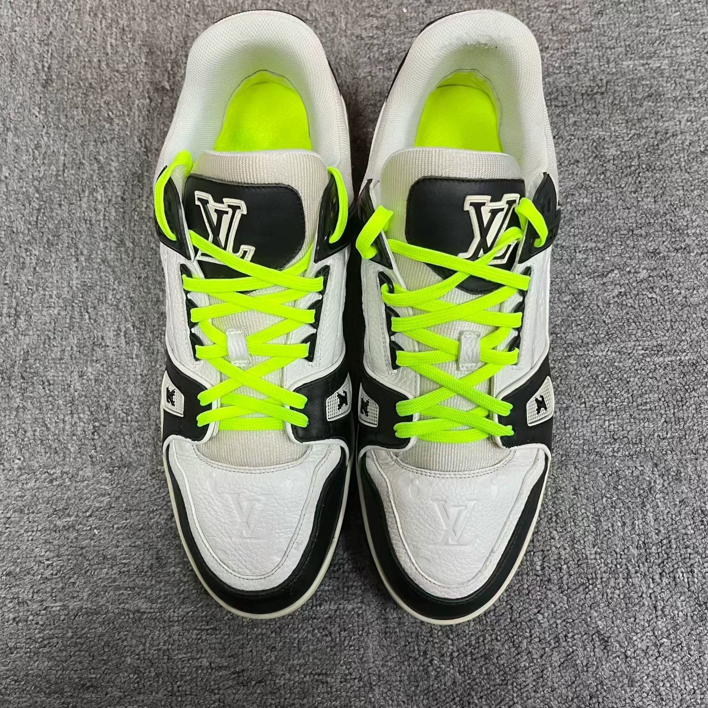 Louis Vuitton louis vuitton black and white low-top sneakers Size US 10 / EU 43 - 3 Thumbnail