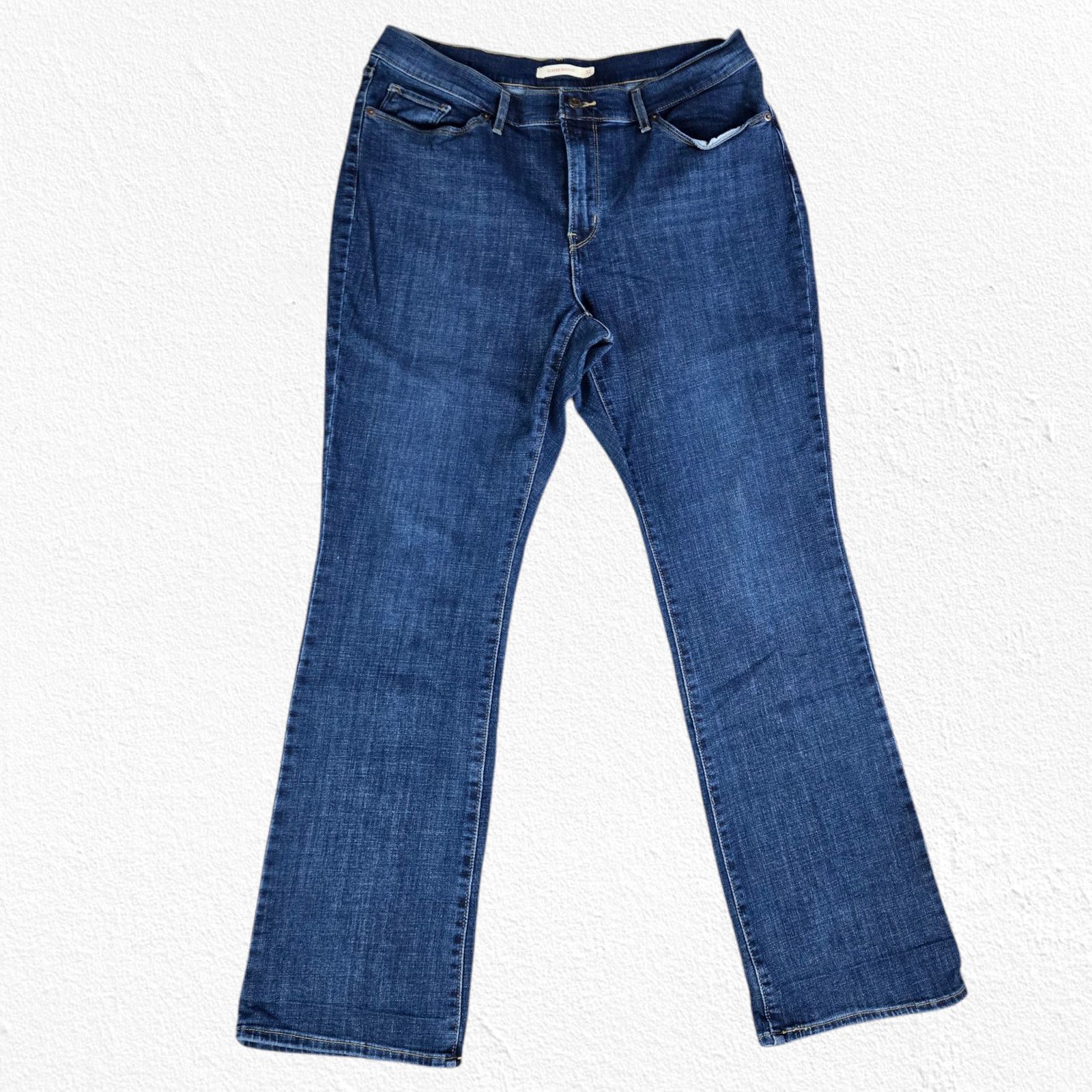 Levi's Levi's Medium Wash Mid Rise Classic Bootcut Jeans Size 32 Size 32" / US 10 / IT 46 - 2 Thumbnail