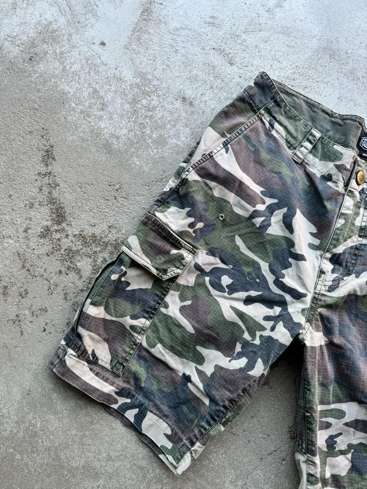 Dickies Dickies Camo Shorts Pants Size US 34 / EU 50 - 4 Thumbnail