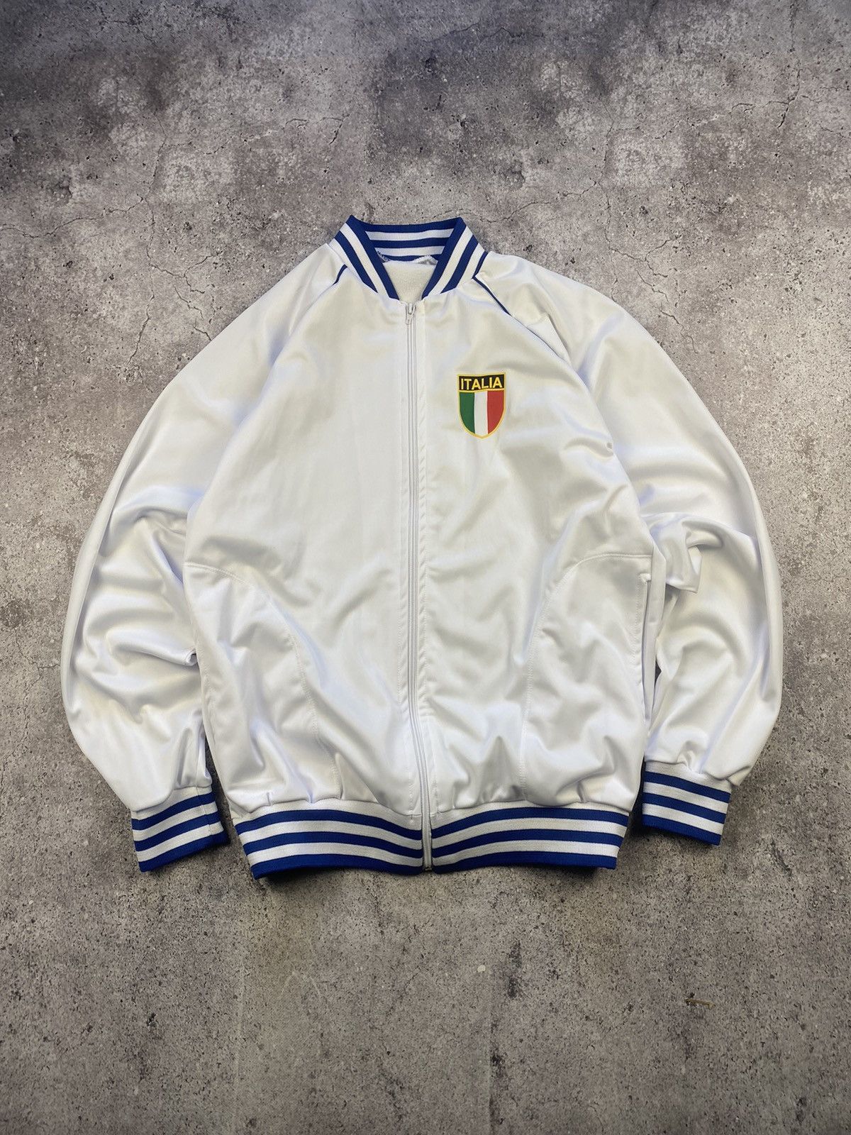 Vintage Vintage RARE Italia Big Logo Zip Track Jacket Y2K Size US L / EU 52-54 / 3 - 4 Thumbnail