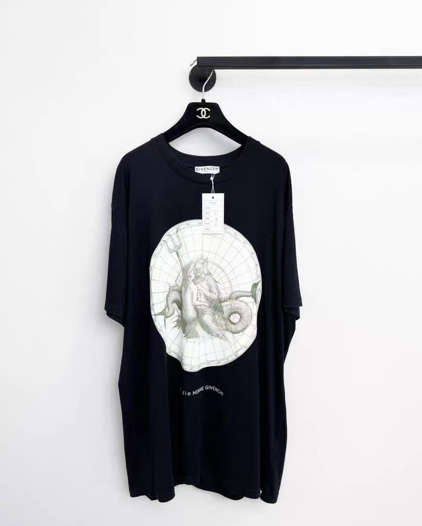 Givenchy Givenchy graffiti short-sleeved shirt Size L / US 10 / IT 46 - 1 Thumbnail
