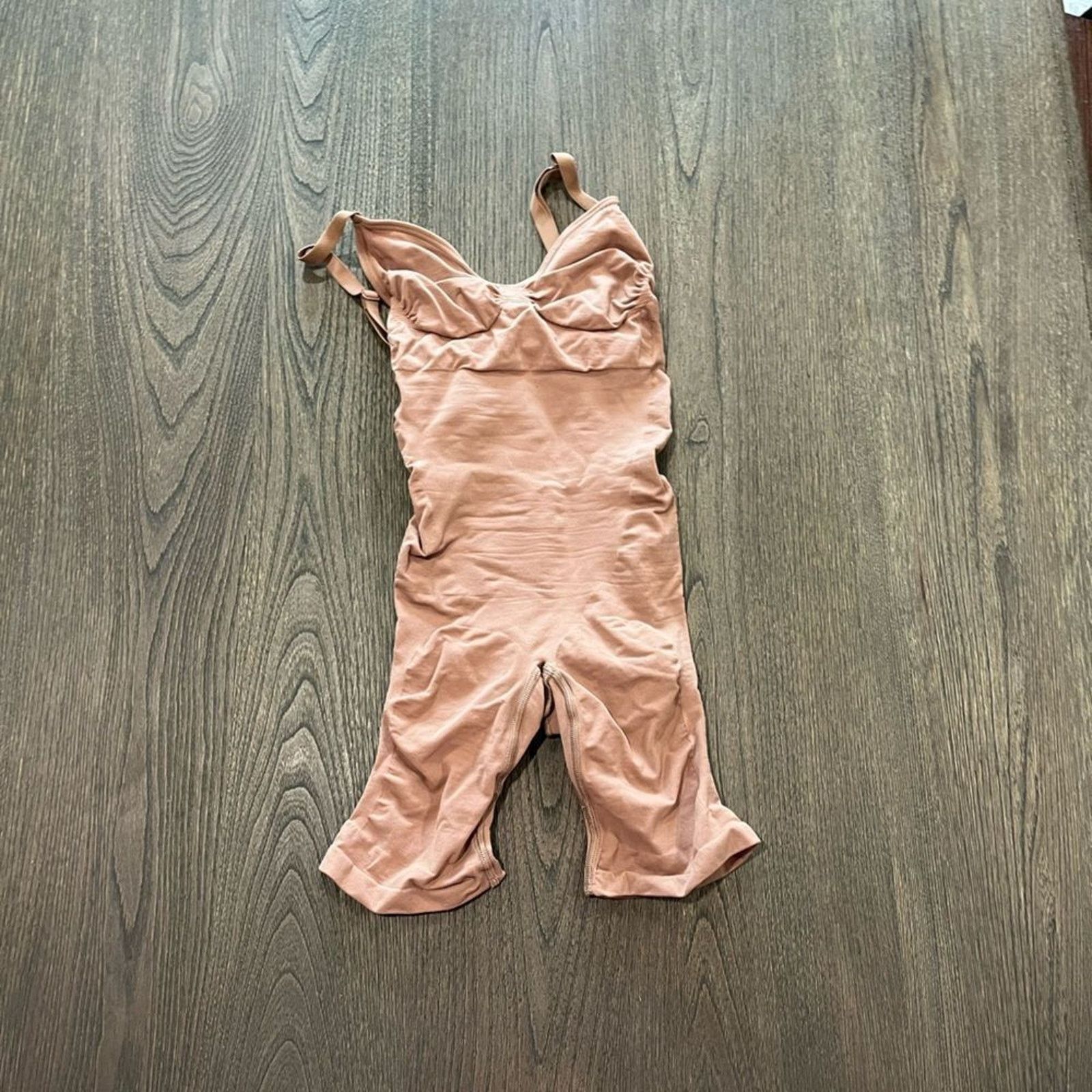 SKIMS NWOT Skims Sculpting Bodysuit Mid Thigh - Size S/M Size ONE SIZE - 1 Thumbnail
