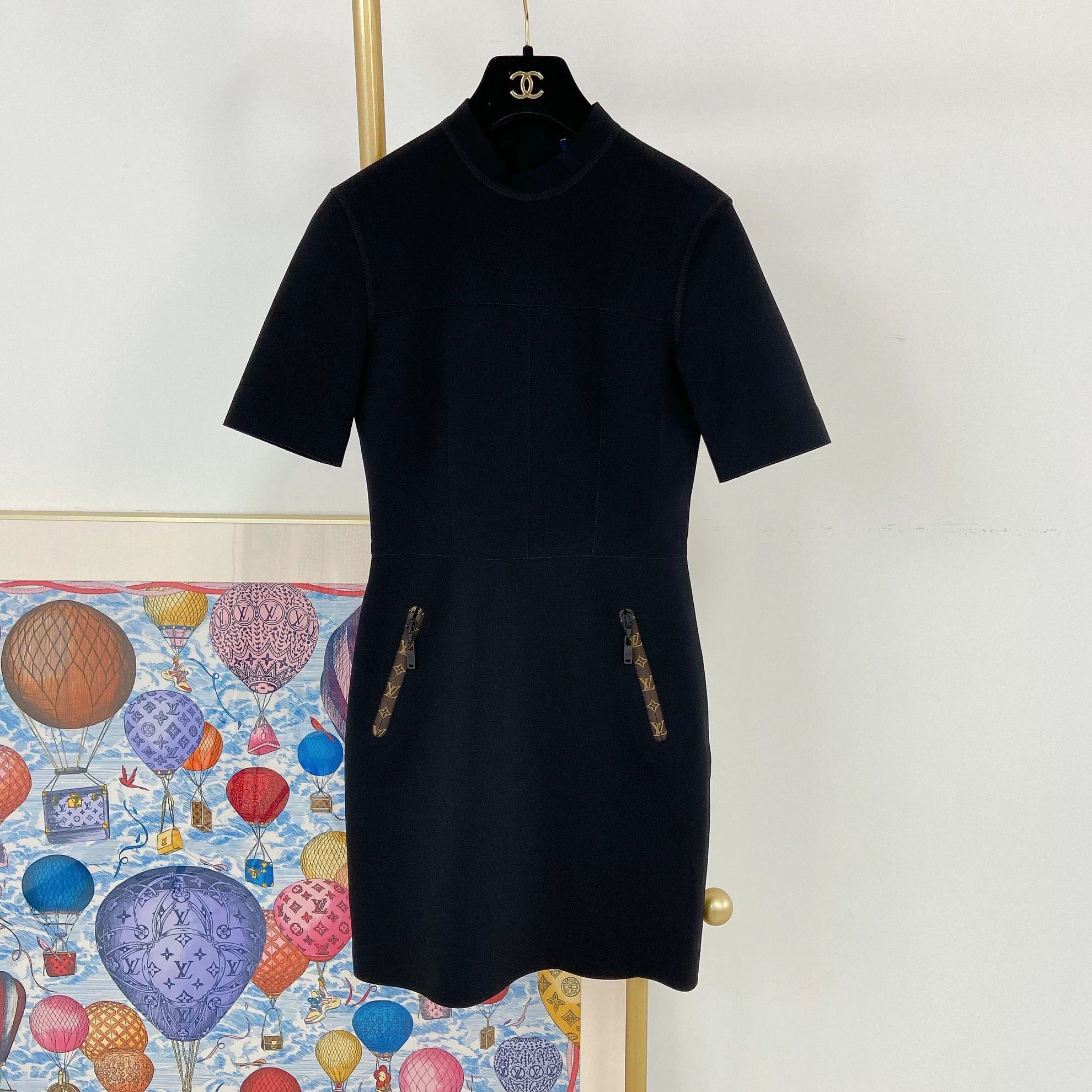 Louis Vuitton Louis Vuitton black waist-cinched dress size 34 Size XS / US 0-2 / IT 36-38 - 1 Thumbnail