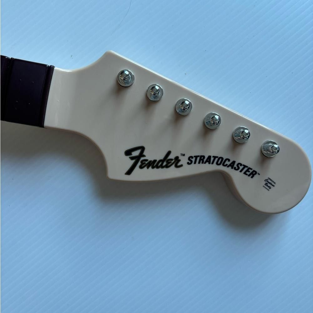 Fender Rock Band 4 PS4 Wireless Fender Stratocaster Guitar Controll Size ONE SIZE - 3 Thumbnail