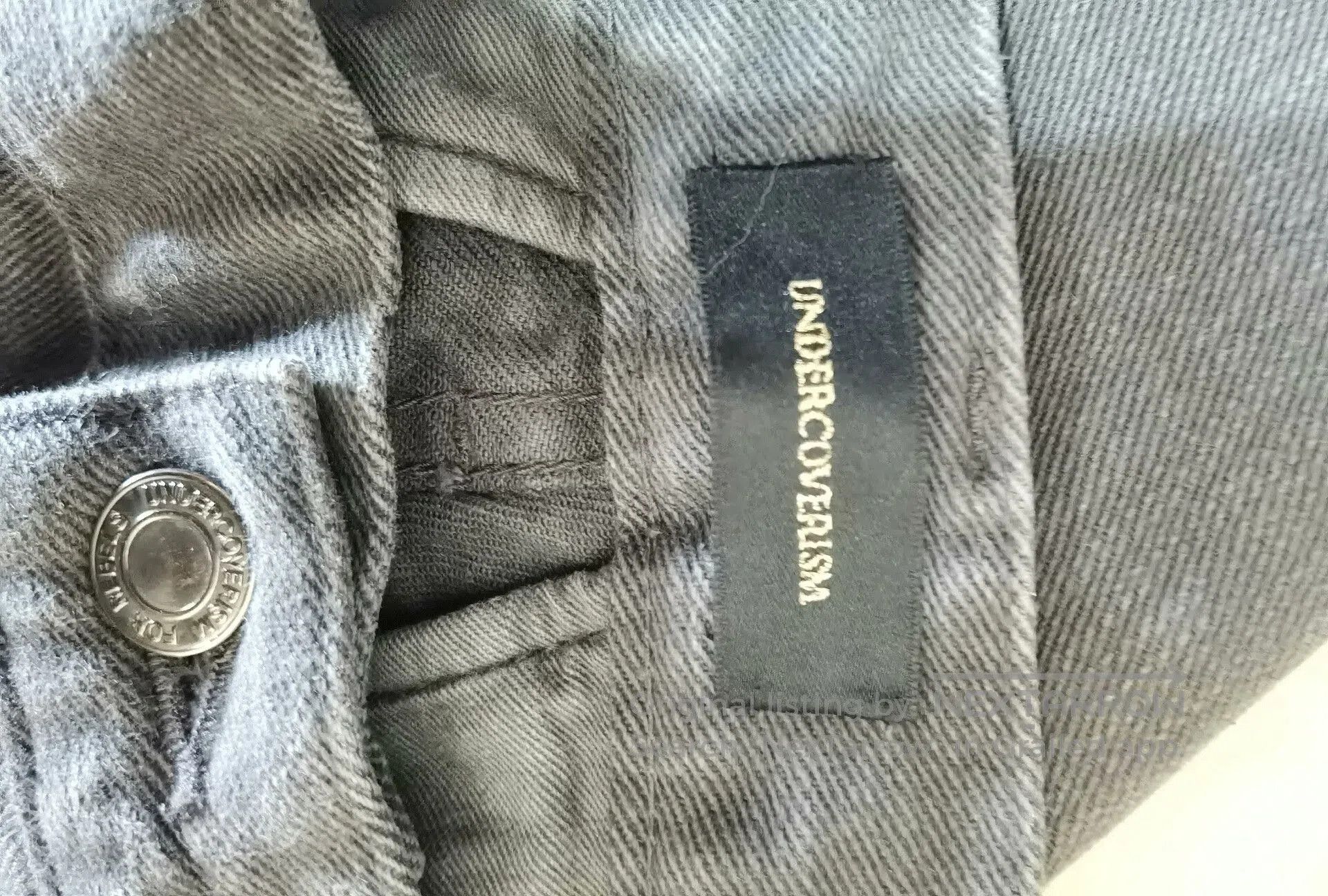 Other distressed skinny jeans with zipper details. Size 30" / US 8 / IT 44 - 5 Thumbnail