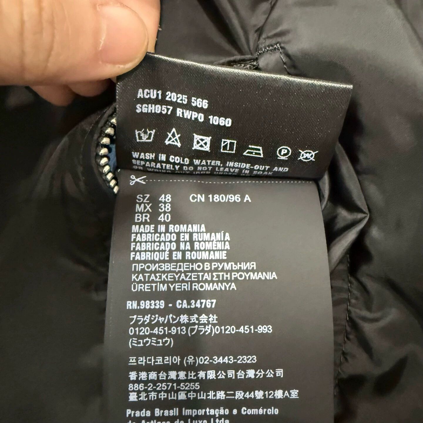 Prada Prada Double Sided Triangle Logo Nylon Jacket 48 Size US M / EU 48-50 / 2 - 5 Thumbnail