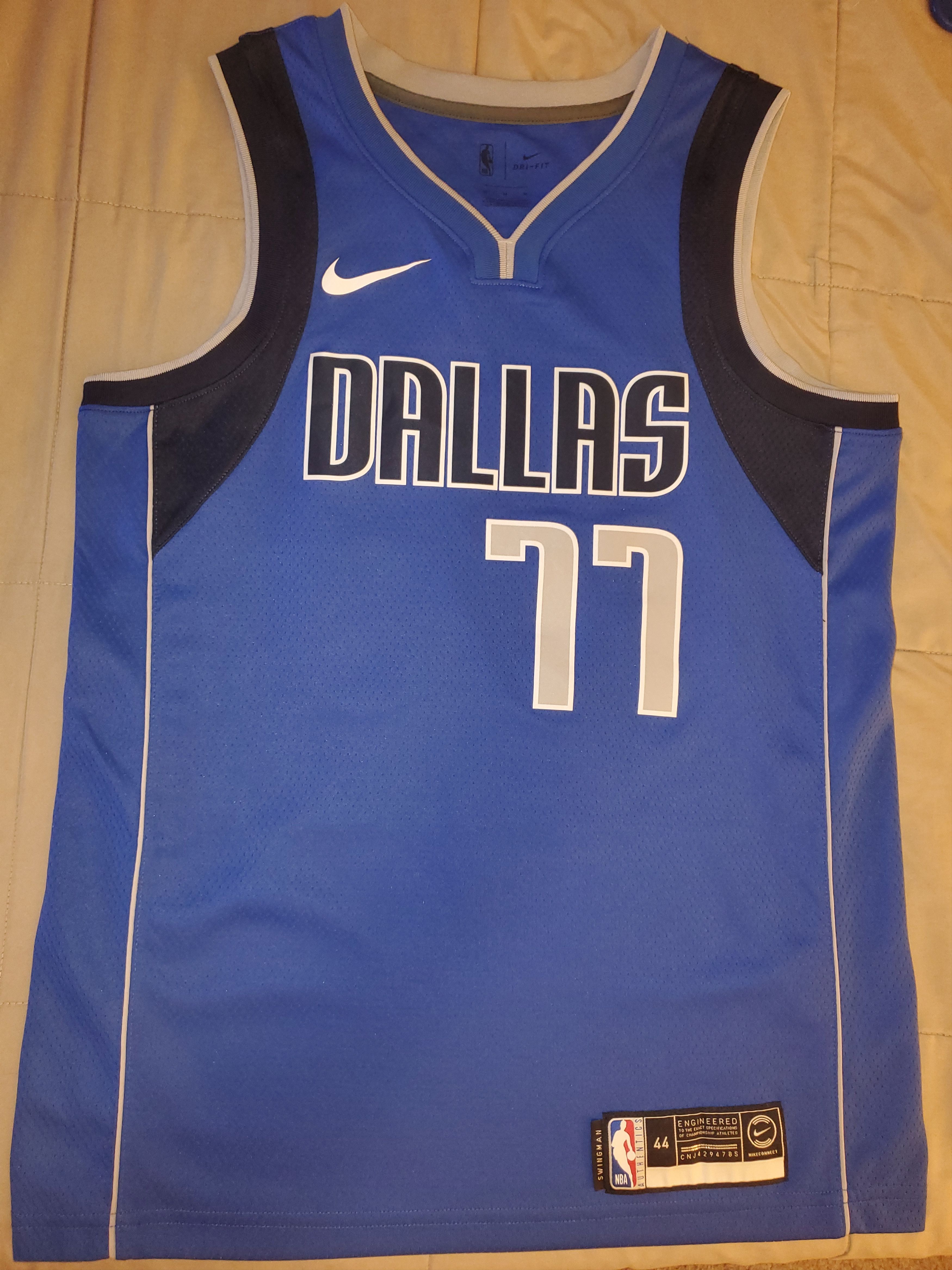 NBA Dallas Mavericks Luka Doncic Jersey Size US M / EU 48-50 / 2 - 1 Thumbnail