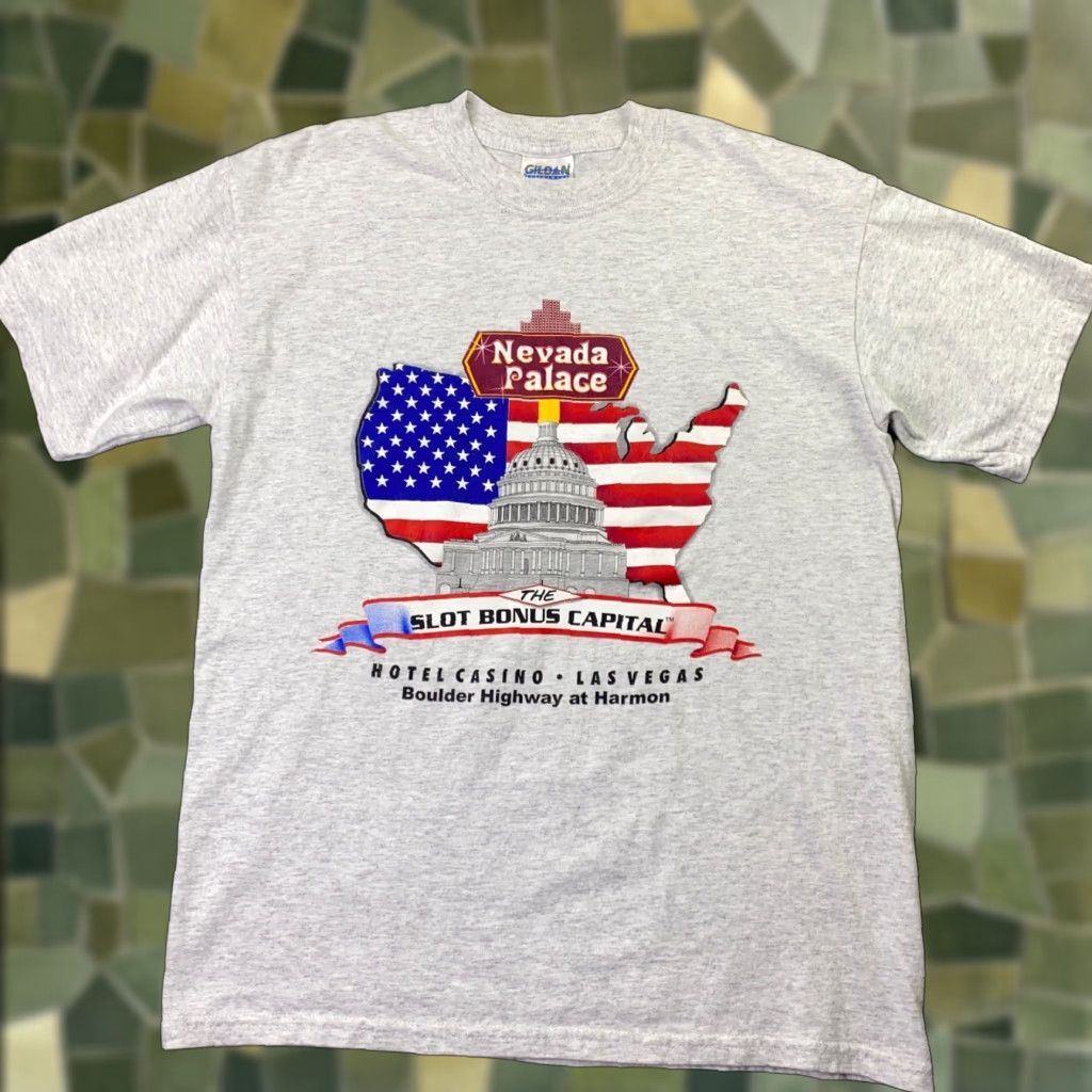 Gildan VINTAGE Nevada Palace Shirt Mens Medium Grey Las Vegas Slot Bonus Capital Patriotic Flag Size US M / EU 48-50 / 2 - 1 Thumbnail