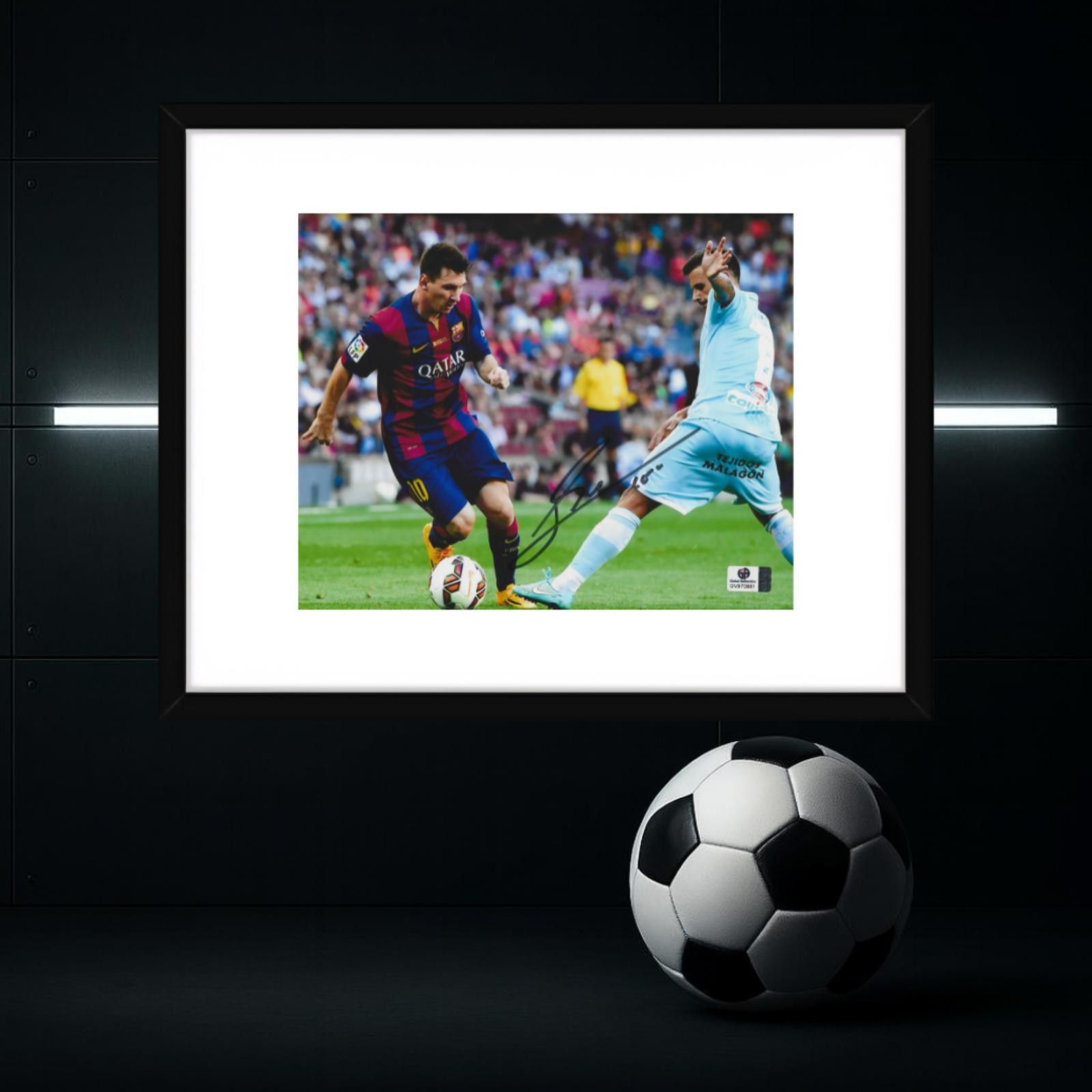 Other Lionel Messi FC Barcelona Autographed 8x10 Photo coa W/Frame Size ONE SIZE - 1 Thumbnail