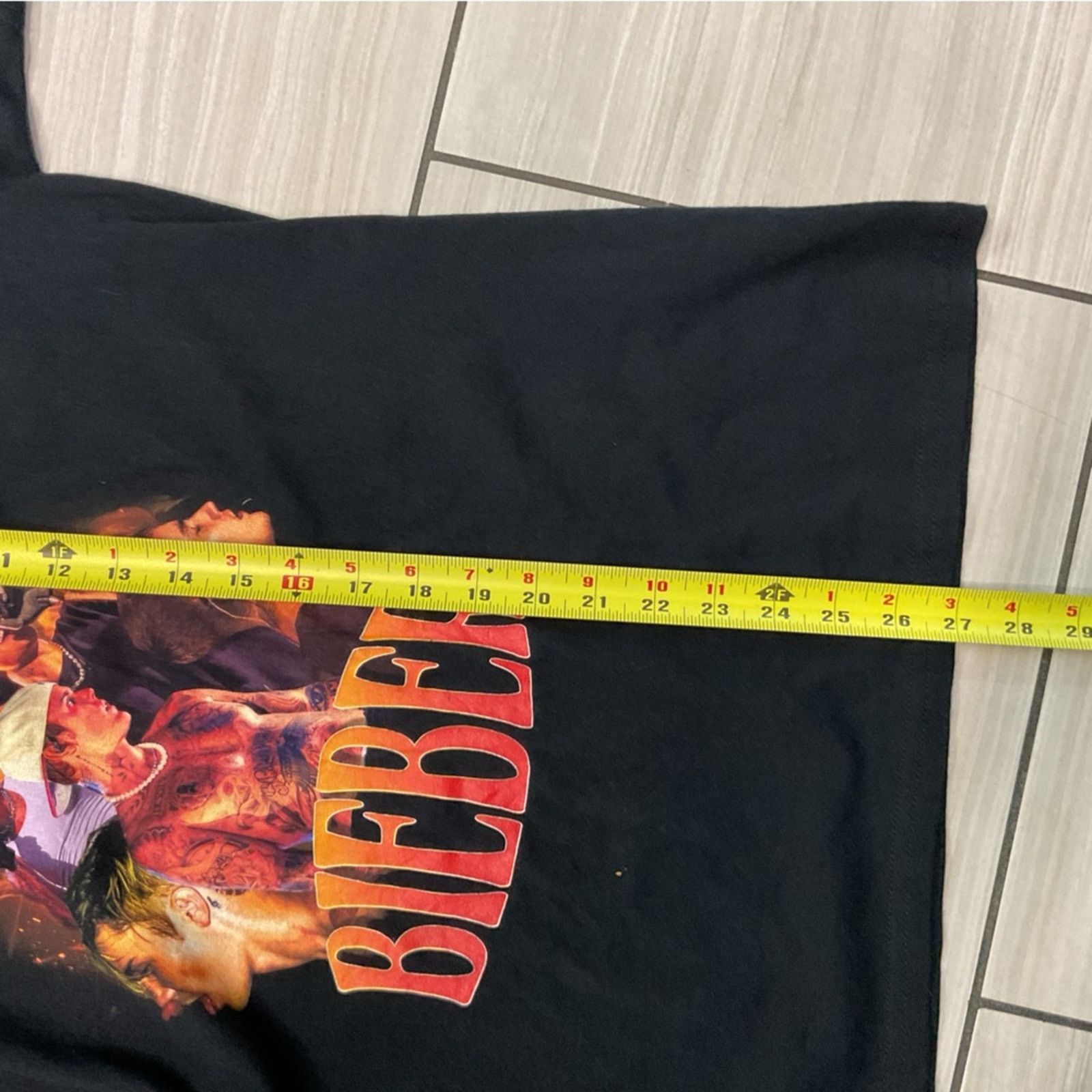 Gildan Justin Bieber collage Black Graphic T-Shirt Size US M / EU 48-50 / 2 - 3 Thumbnail