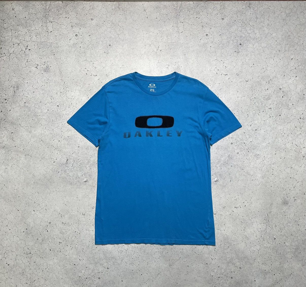 Japanese Brand × Oakley × Vintage Oakley Big Logo T-Shirt Blue Size US XL / EU 56 / 4 - 1 Thumbnail