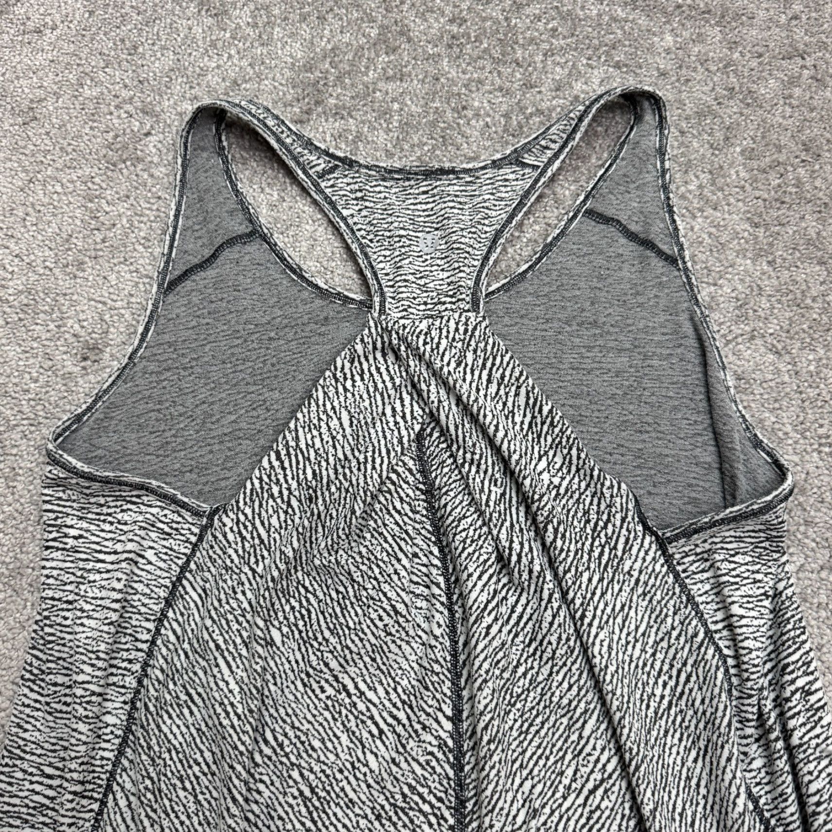 Lululemon Lululemon Wild Tank Shirt Women 6 Gray Racerback Halter Draped Activewear Gym Yoga Ladies Size 6 Gray Athletic Womens Size M / US 6-8 / IT 42-44 - 4 Thumbnail