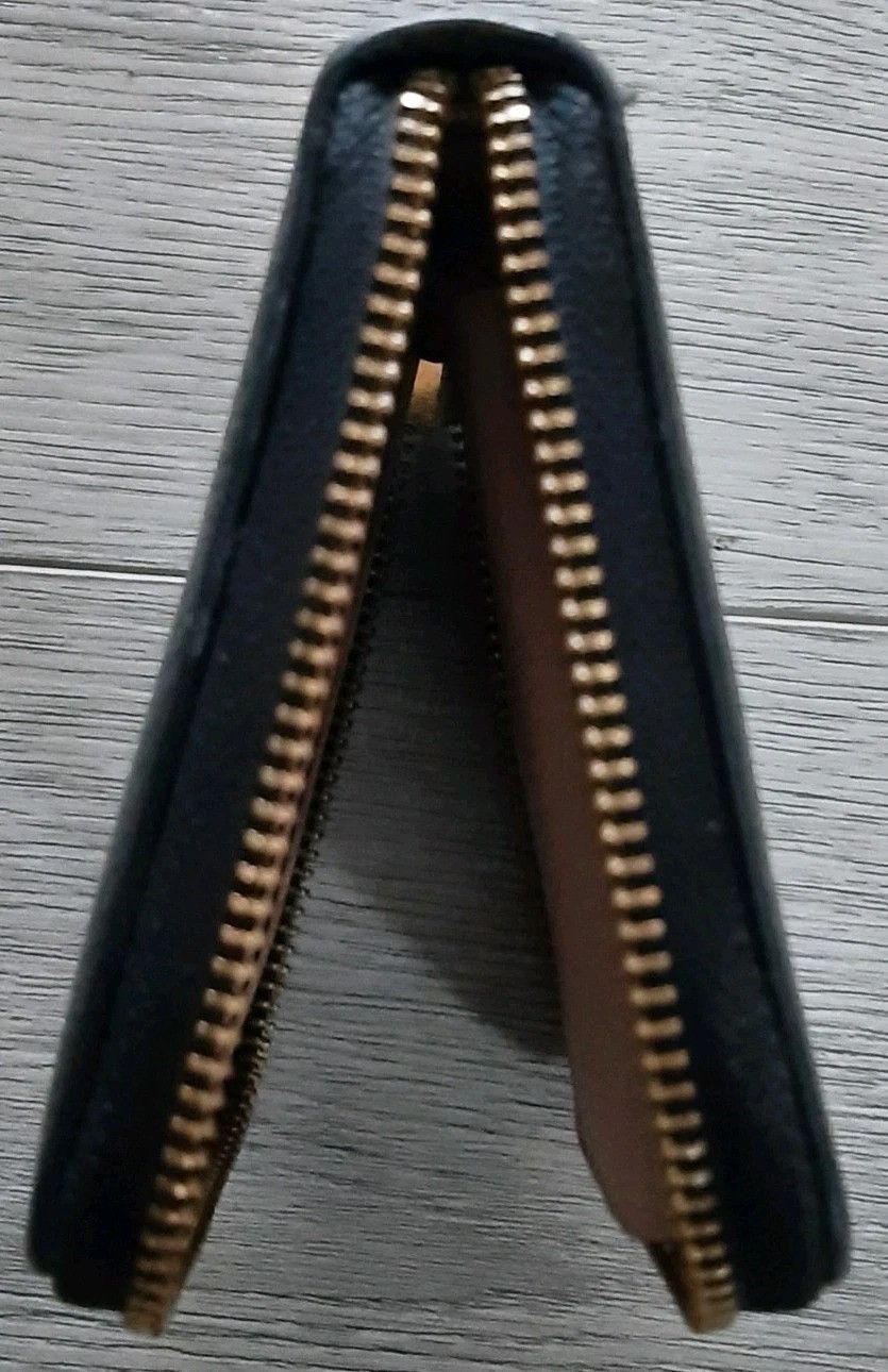 Other Cuyana Small Zip Around Wallet Black Pebbled Leather Size ONE SIZE - 5 Thumbnail