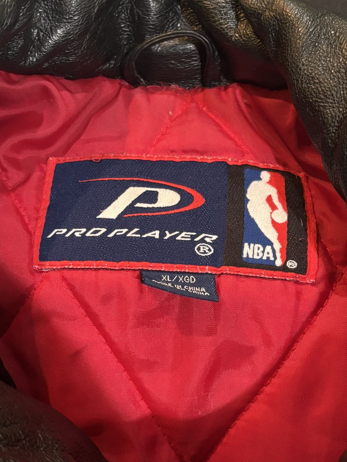 NBA Vintage 90s Pro Player Leather Chicago Bulls Jacket – NBA Size US XL / EU 56 / 4 - 2 Thumbnail