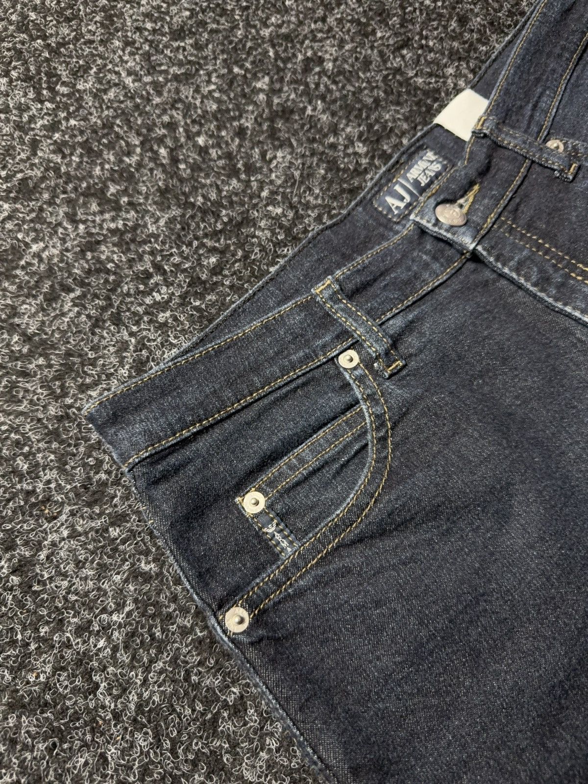 Giorgio Armani 00s Luxury Retro Armani Jeans J05 Dark Indigo Denim Jeans Size US 30 / EU 46 - 6 Thumbnail