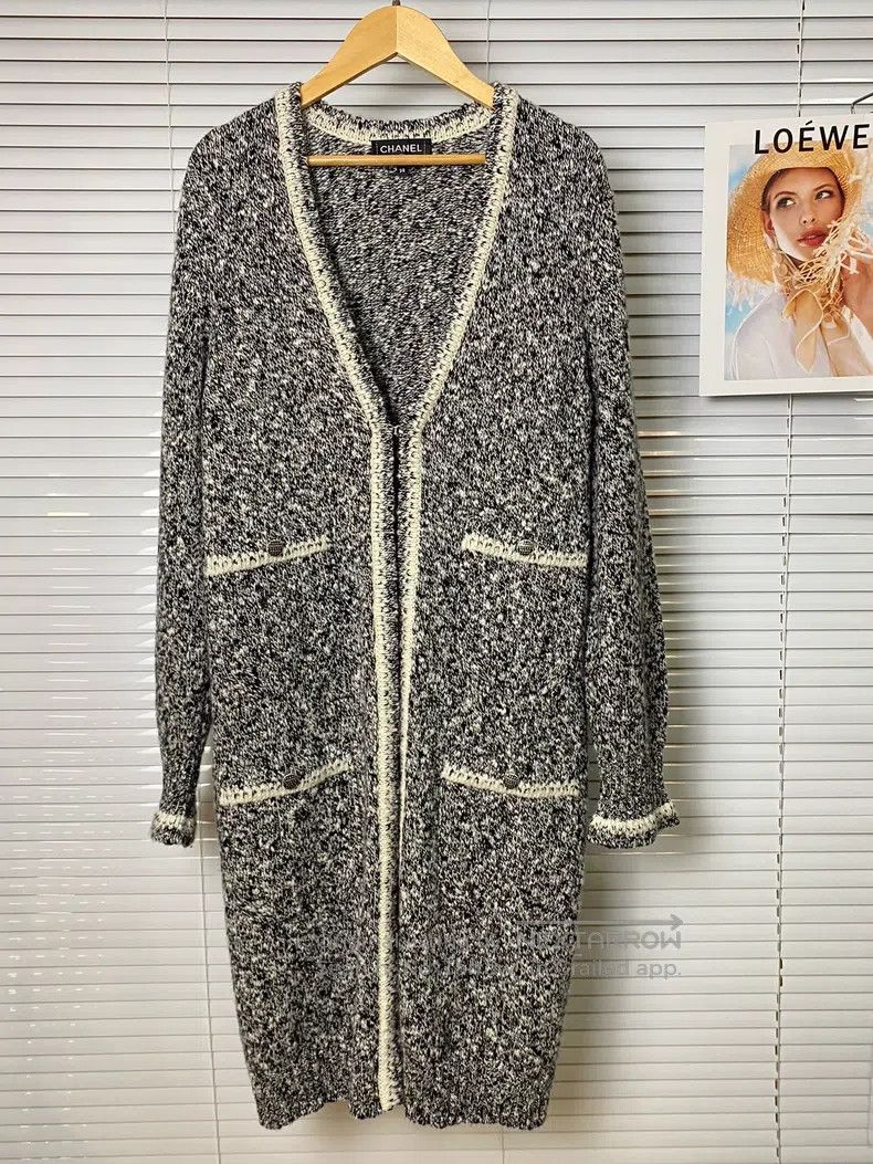 Chanel Chanel Black and white colour-block knitted cardigan coat Size XS / US 0-2 / IT 36-38 - 1 Thumbnail