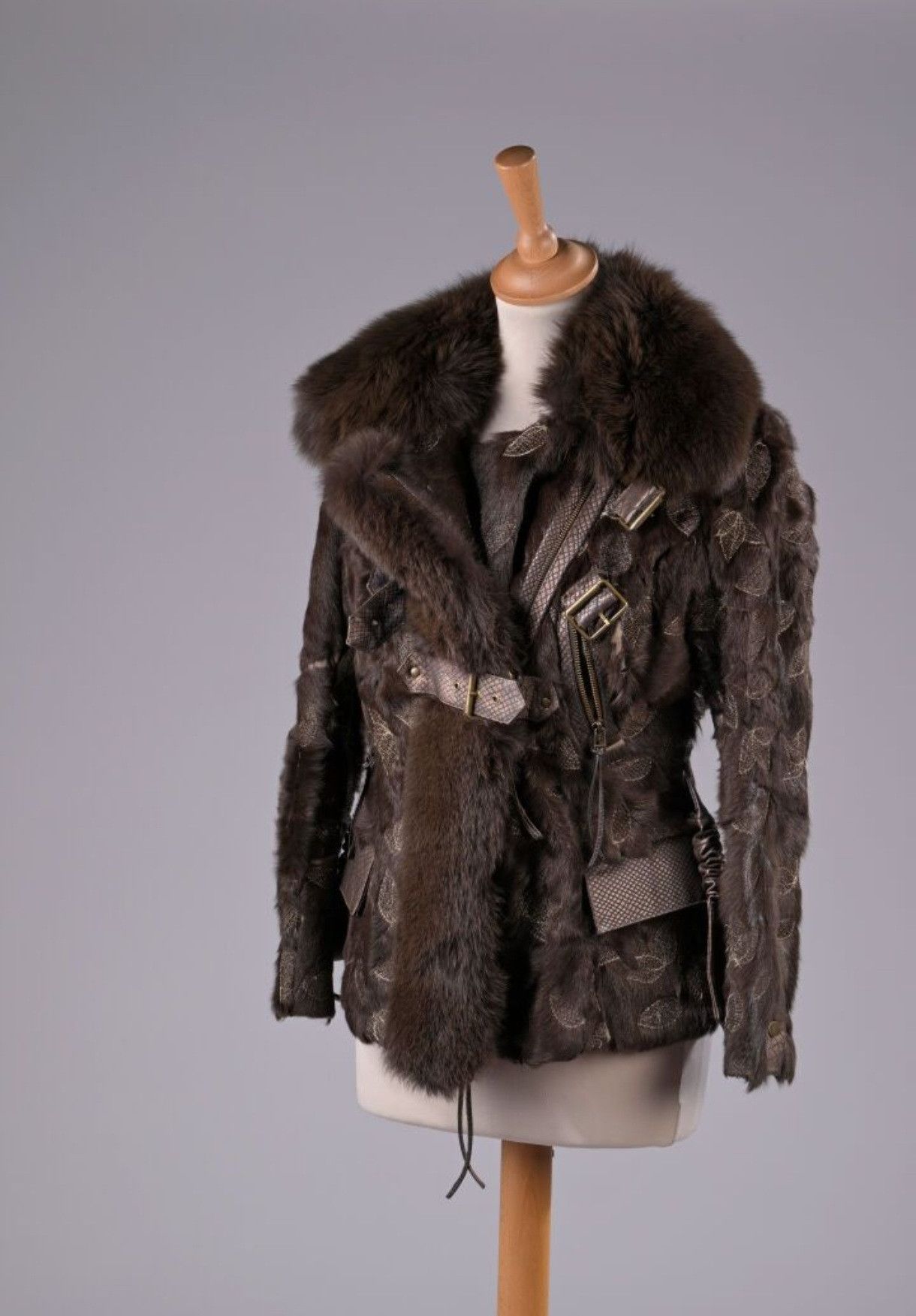 Other Beige fur jacket embroidered Size M / US 6-8 / IT 42-44 - 1 Thumbnail