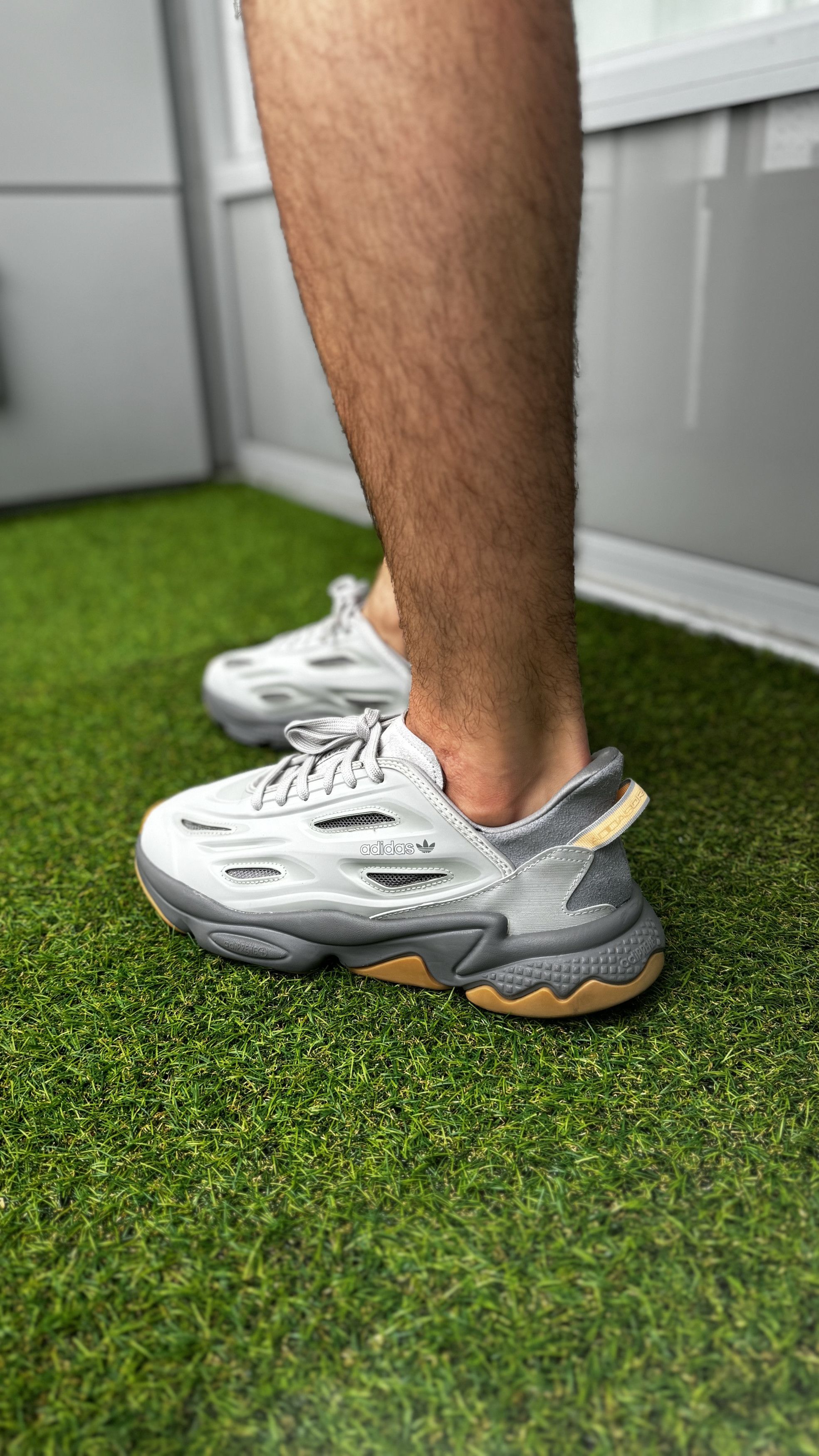 Adidas Adidas Ozweego Celox Size US 10.5 / EU 43-44 - 3 Thumbnail
