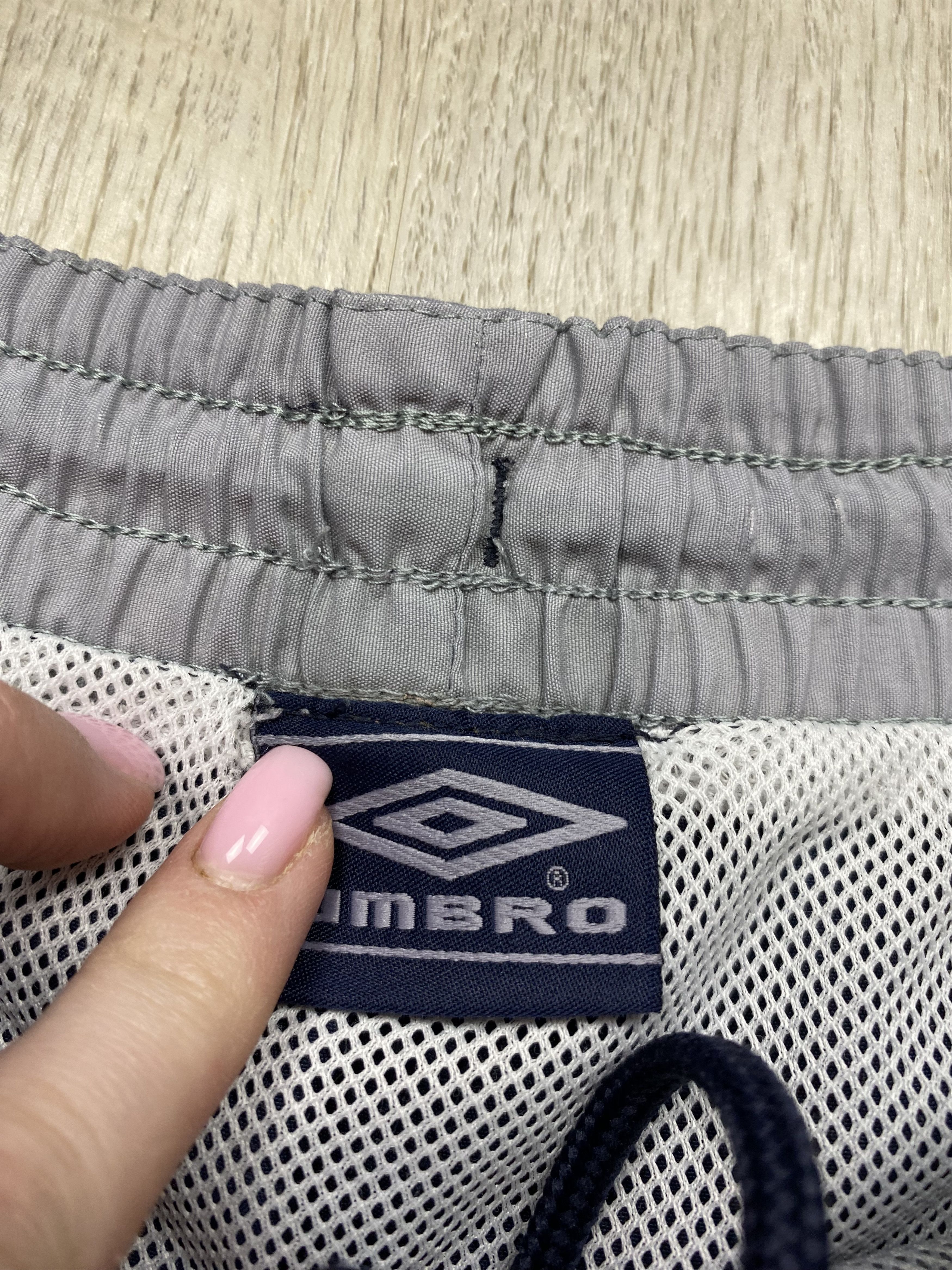 Umbro Umbro Vintage Mens Nylon Shorts Y2K Size US 32 / EU 48 - 6 Thumbnail