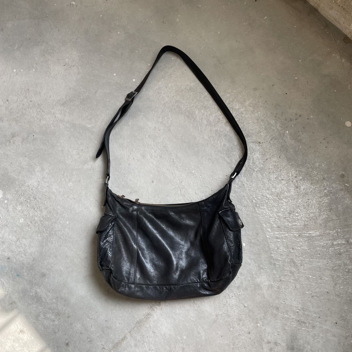 Japanese Brand RIRI ZIPPER 🇮🇹 leather sling bag messenger bag Size ONE SIZE - 1 Thumbnail