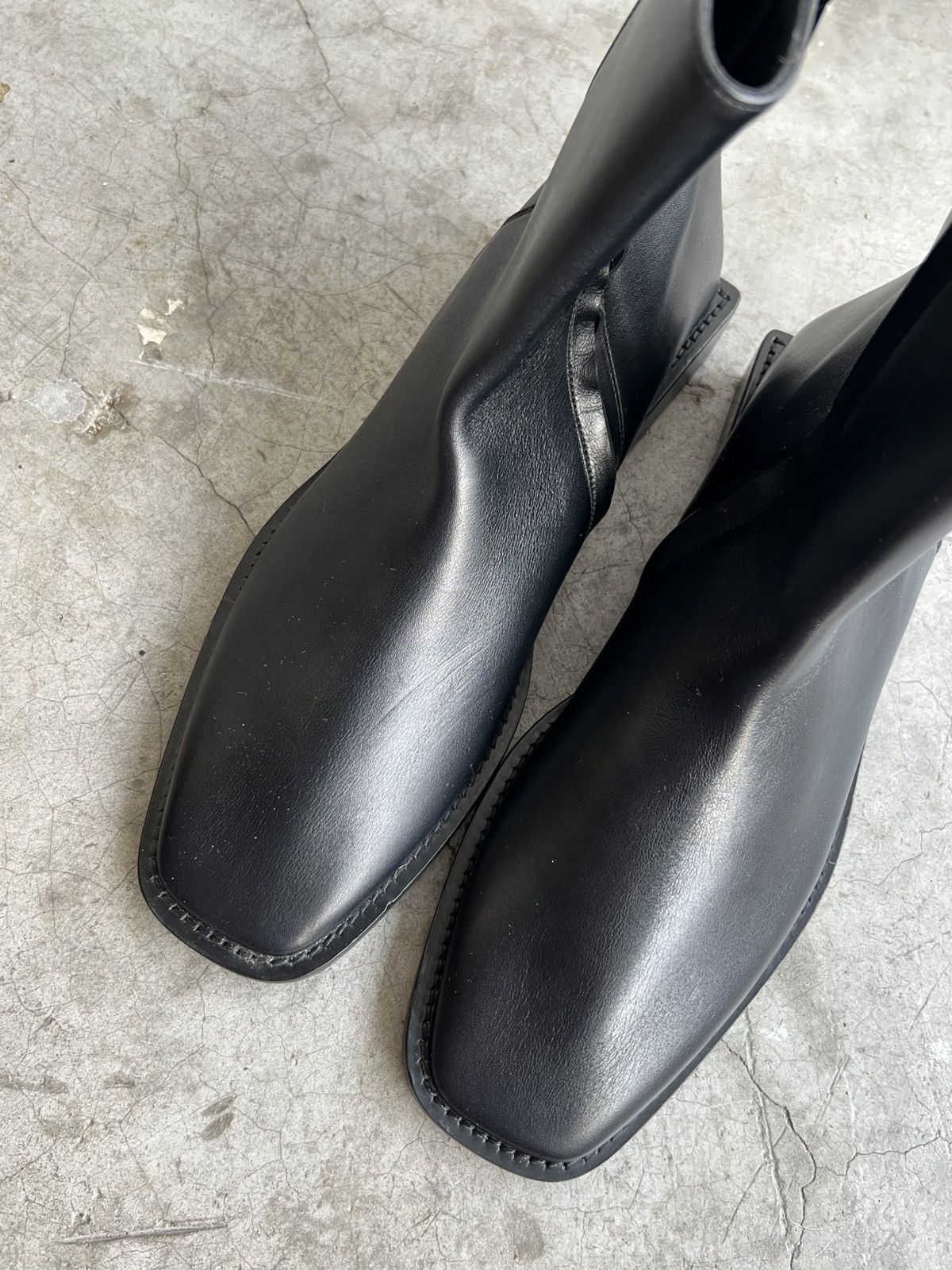 Balenciaga Balenciaga - Square Heel Logo Rim Ankle Boots Size US 6 / EU 39 - 7 Thumbnail