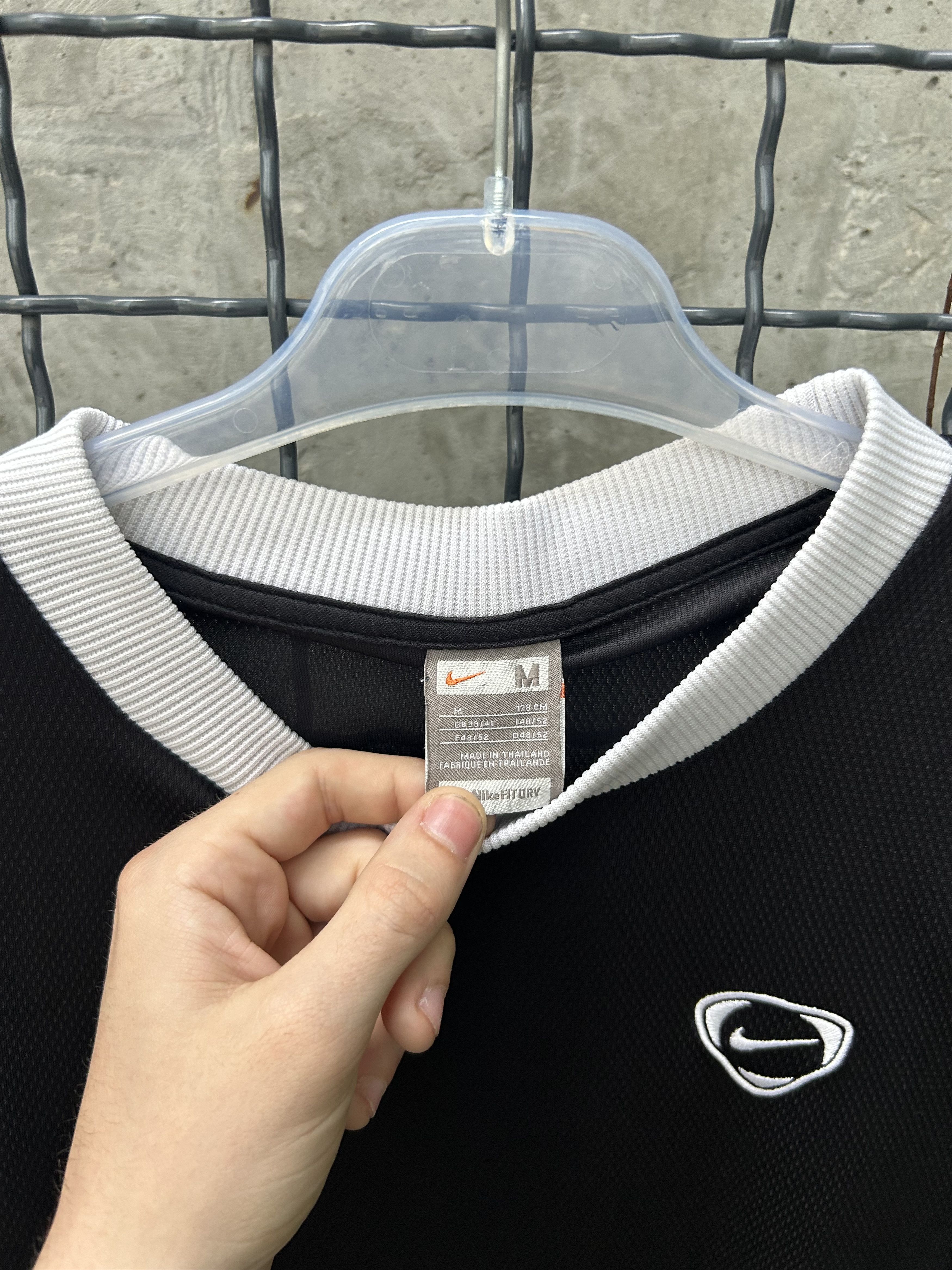Nike Vintage 90s Nike Fit Embroidered Logo Swoosh T-Shirt Size US M / EU 48-50 / 2 - 4 Thumbnail