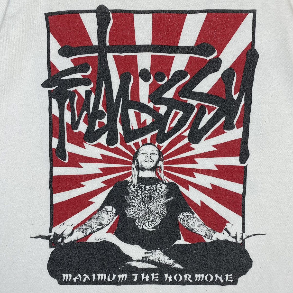 Band Tees × Vintage Vintage MAXIMUM THE HORMONE Band UEHARA FUTOSSY Tee Size US L / EU 52-54 / 3 - 3 Thumbnail