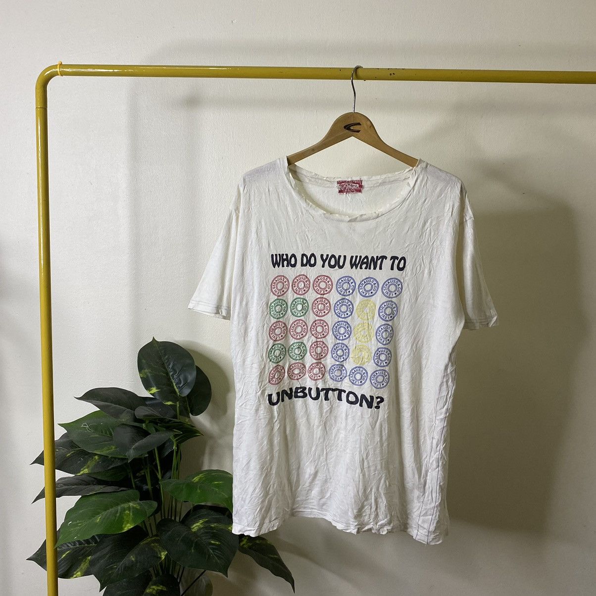 Levi's Vintage 2000s Levis Why Do You Want To Unbutton T Shirt Size US L / EU 52-54 / 3 - 1 Thumbnail