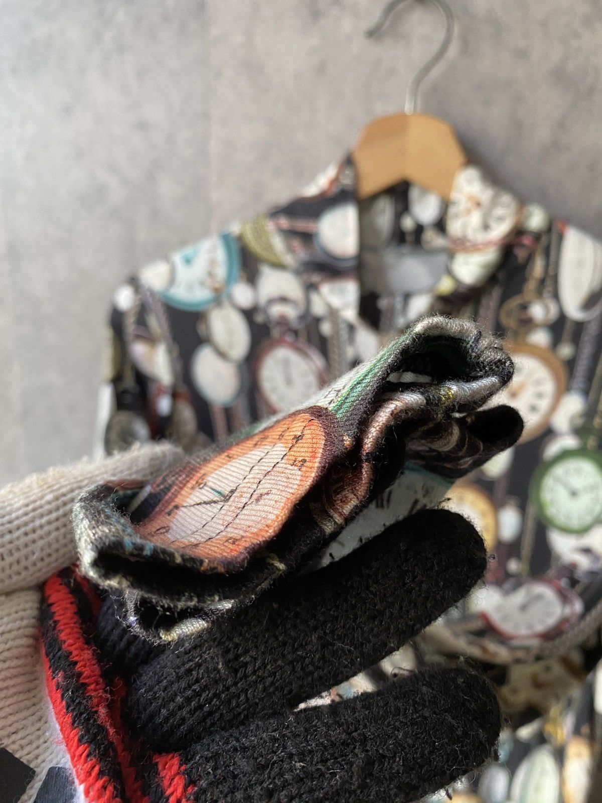 Japanese Brand Trust Club Fullprint Vintage Clock Italy Jean Paul Gaultier Size US S / EU 44-46 / 1 - 7 Thumbnail