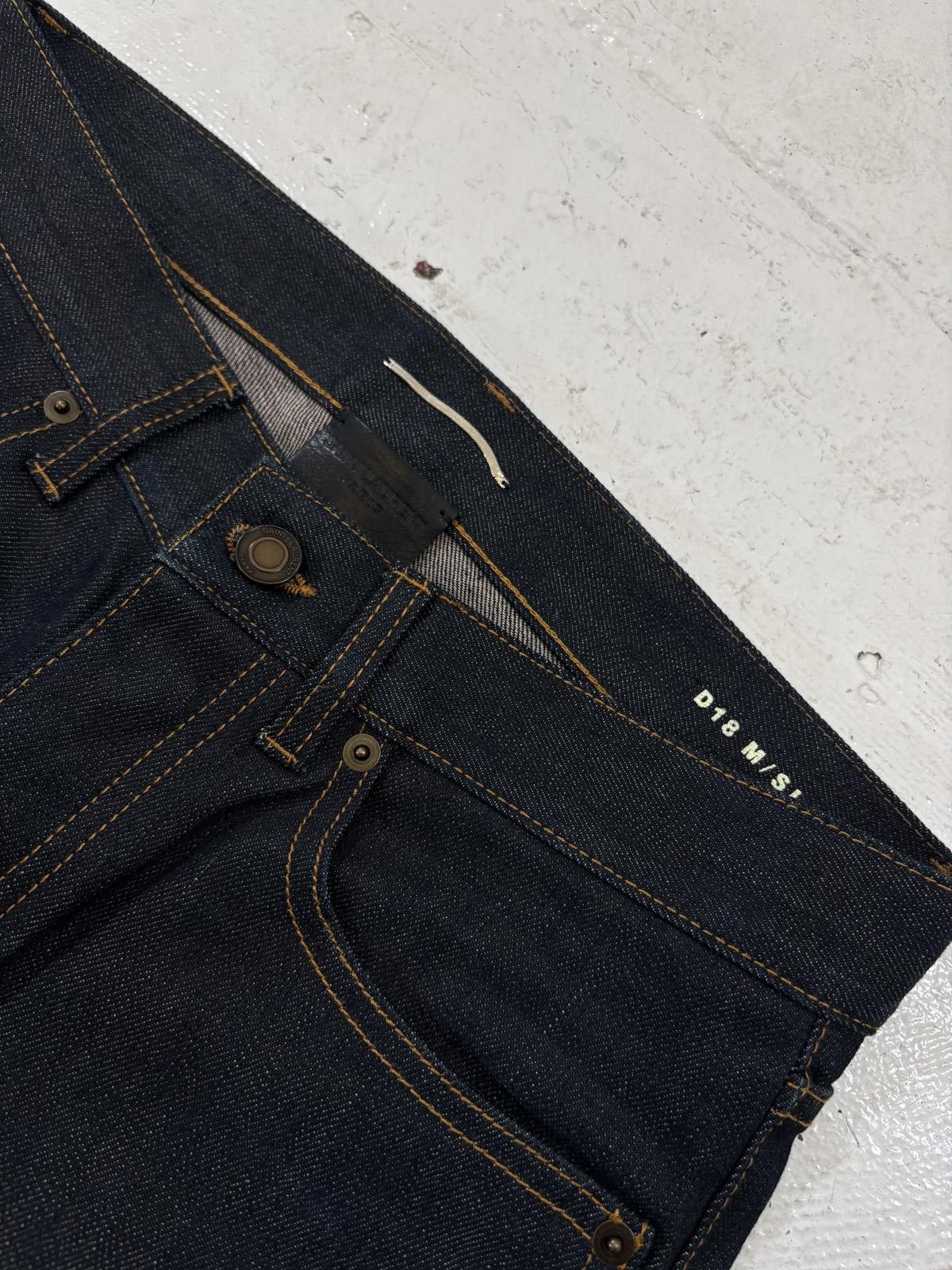 Saint Laurent Paris Saint Laurent Paris Raw Indigo D18 Denim Size US 29 - 3 Thumbnail