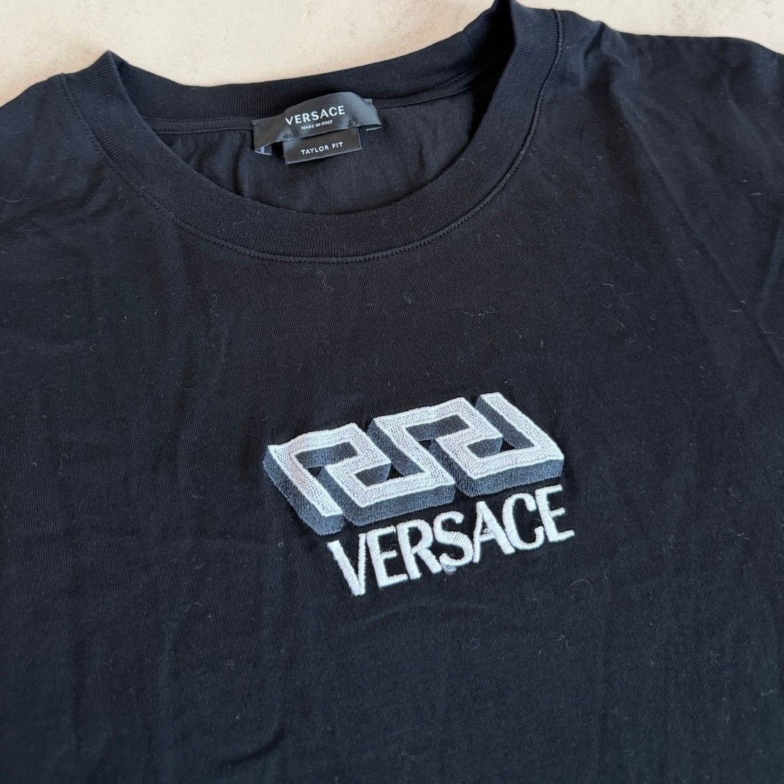Versace Versace Black Logo T-Shirt 2XL Embroidered NFC Authentic Tee Size US XXL / EU 58 / 5 - 2 Thumbnail