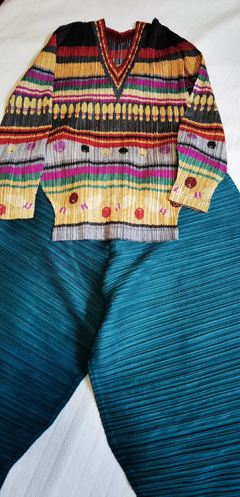 Pleats Please Issey Miyake Issey Miyake Chicken heart collar top Size L / US 10 / IT 46 - 2 Thumbnail