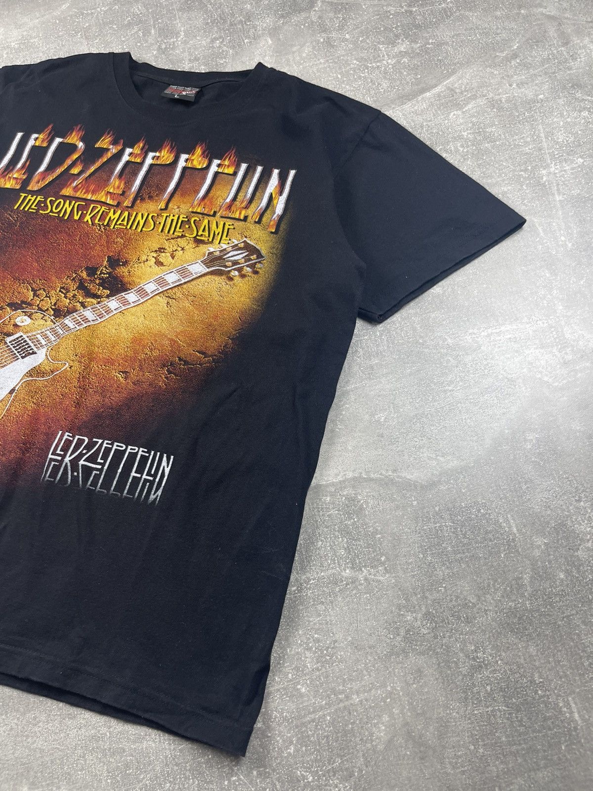 Band Tees × Led Zeppelin × Vintage Led Zeppelin Vintage 00s Flame Logo Cotton Black T-Shirt Size US L / EU 52-54 / 3 - 5 Thumbnail