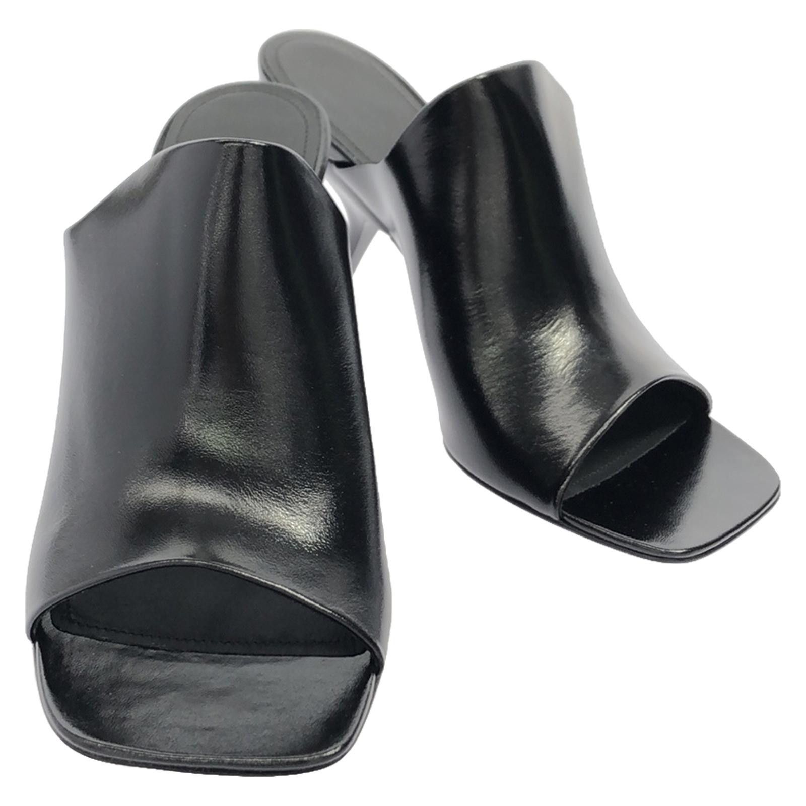 Salvatore Ferragamo Salvatore Ferragamo Mules Leather Shoes Leather Shoes 7664506 in Black, Women's
