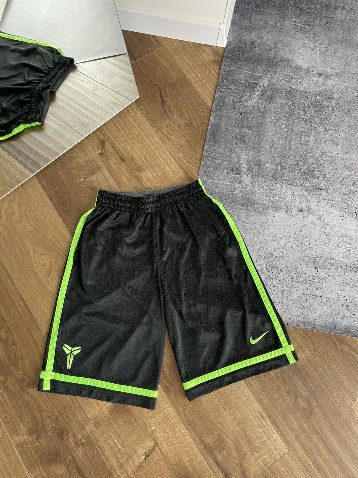Nike Vintage Nike 90’s Y2K Style Drill Grey Shorts Dri-Fit Size US 32 / EU 48 - 1 Thumbnail