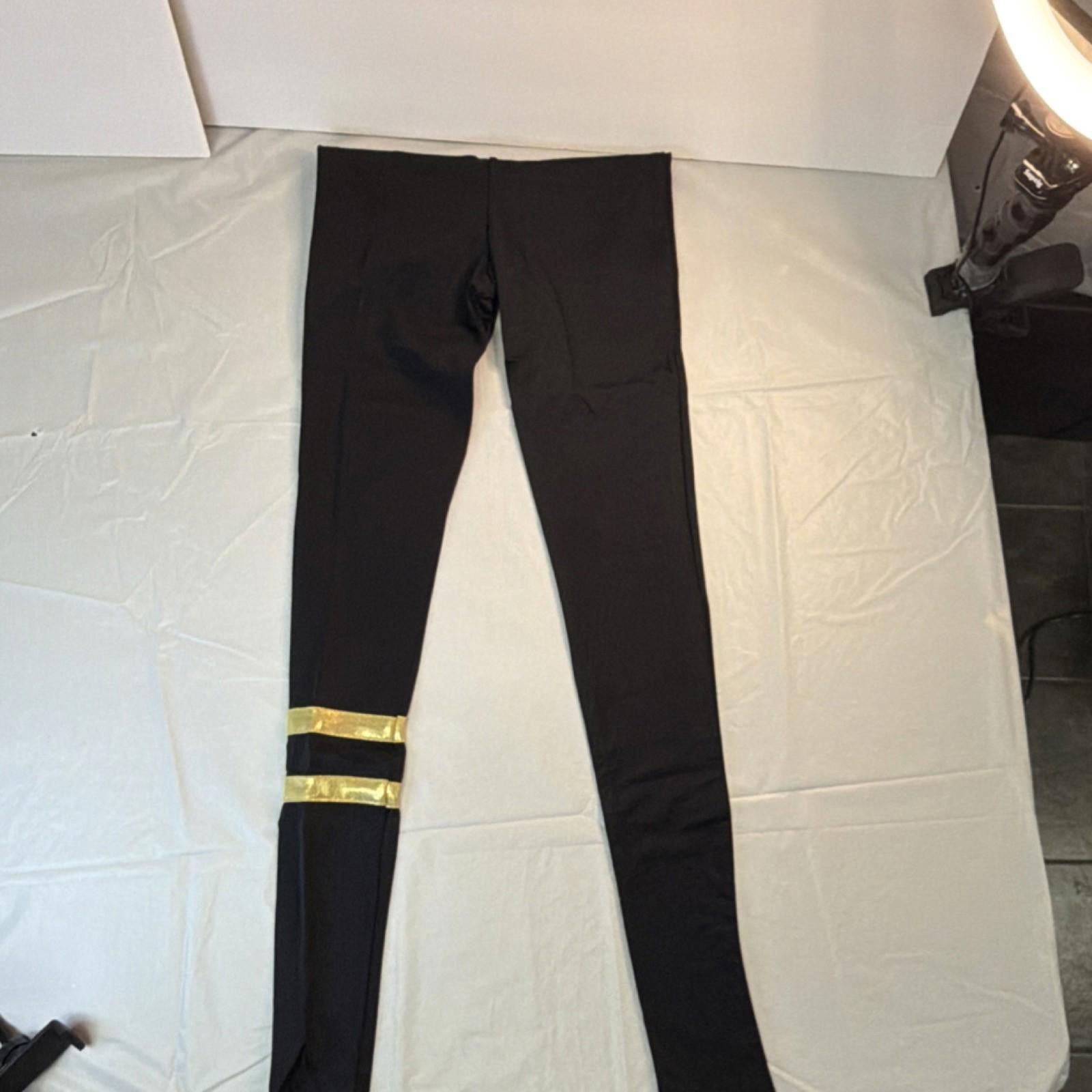 Stuart Weitzman Showtime Don't Kill My Vibe Dancewear Outfit Top Pants Hat Size ONE SIZE - 8 Thumbnail