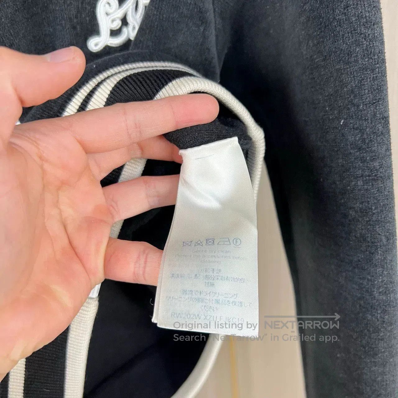 Louis Vuitton louis vuitton velvet embroidered hoodie. Size XS / US 0-2 / IT 36-38 - 7 Thumbnail